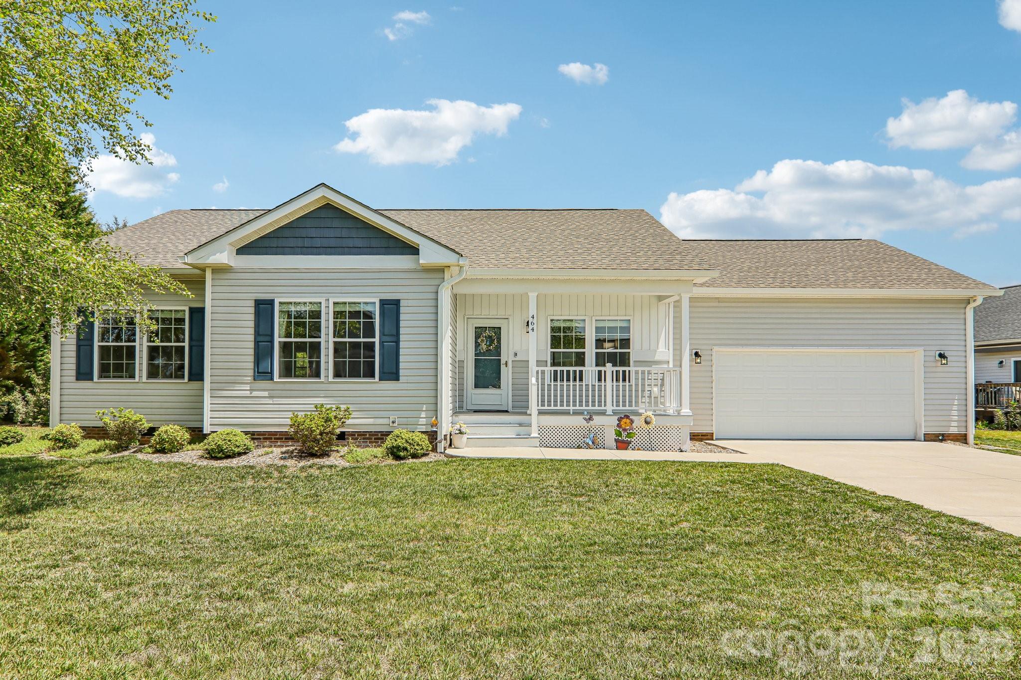 464 Riverwind Drive — Hendersonville