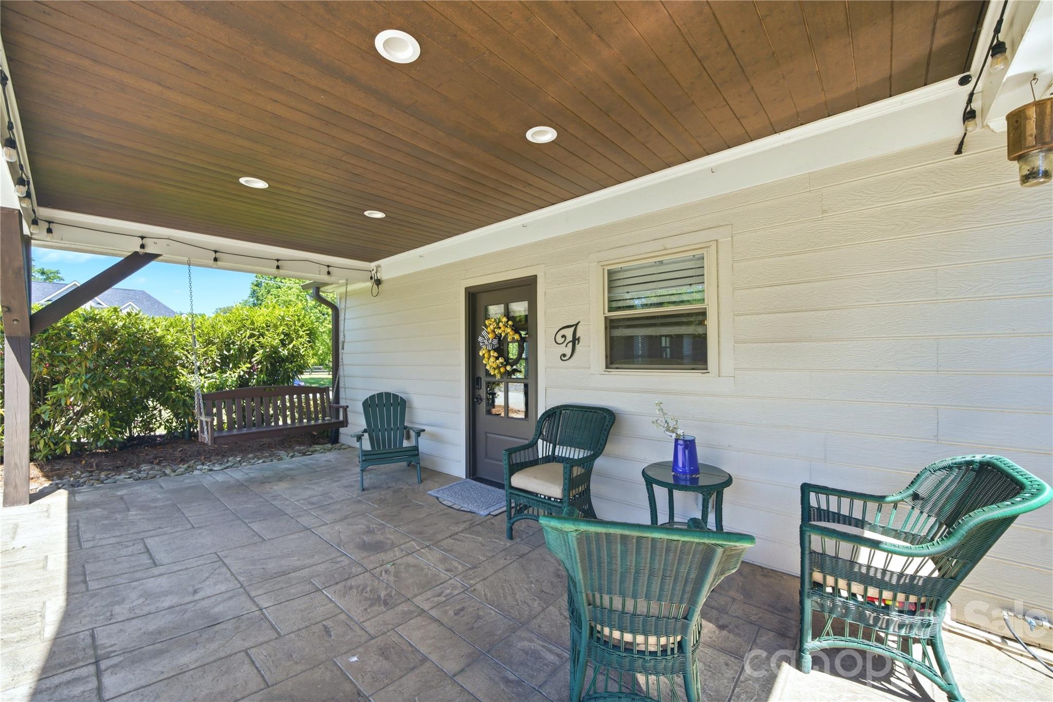 5701 Cedar Hill Drive — Wesley Chapel