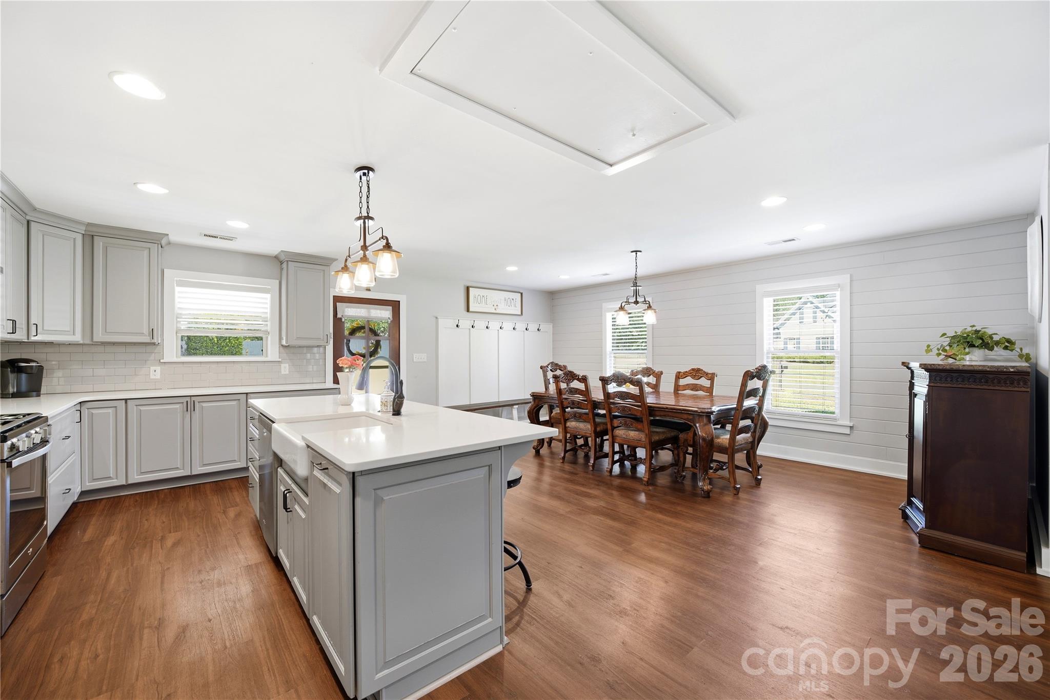 5701 Cedar Hill Drive — Wesley Chapel