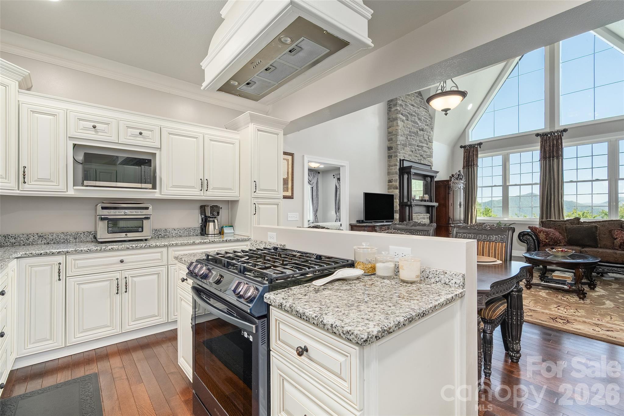 114 Nesting Ridge — Waynesville