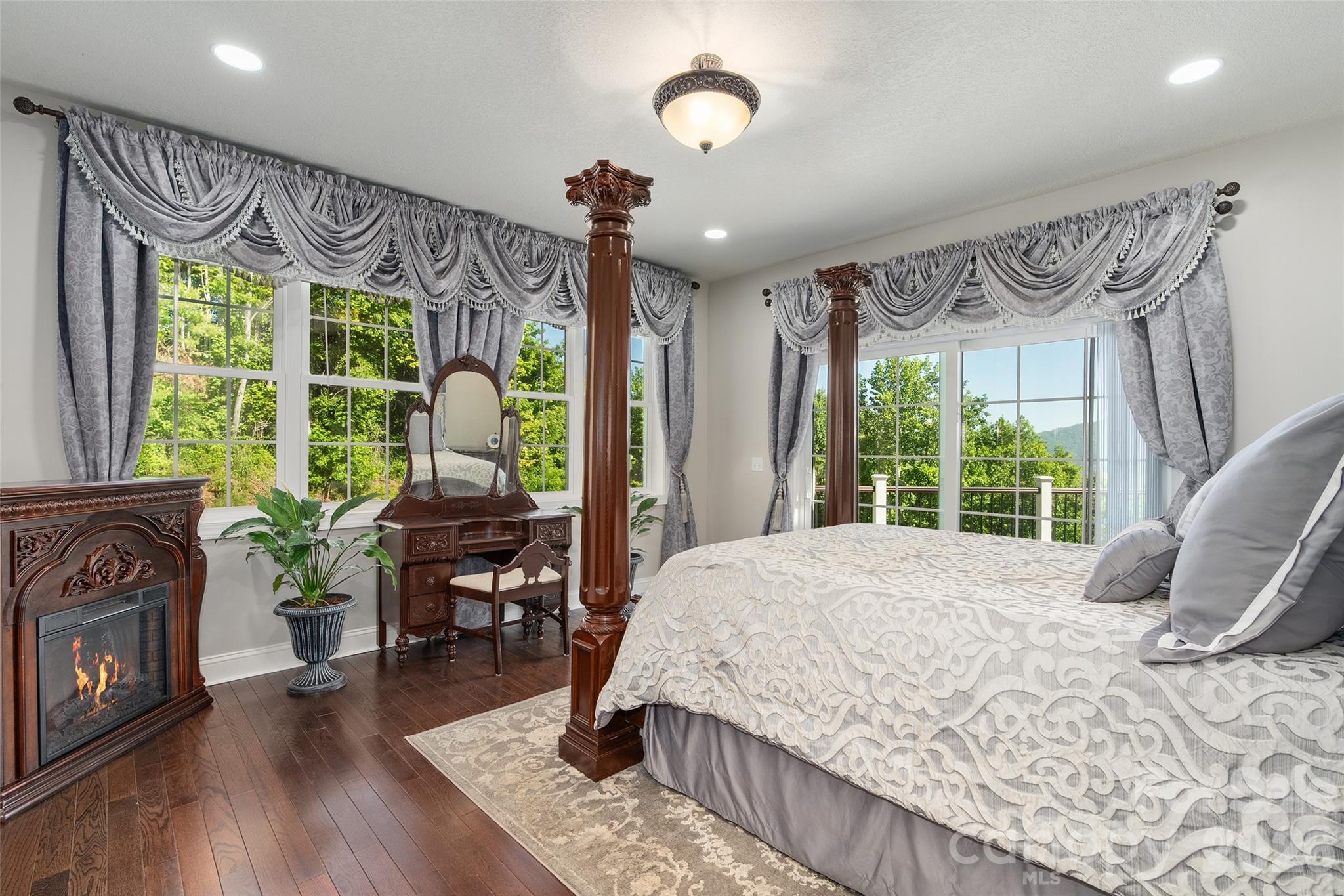 114 Nesting Ridge — Waynesville