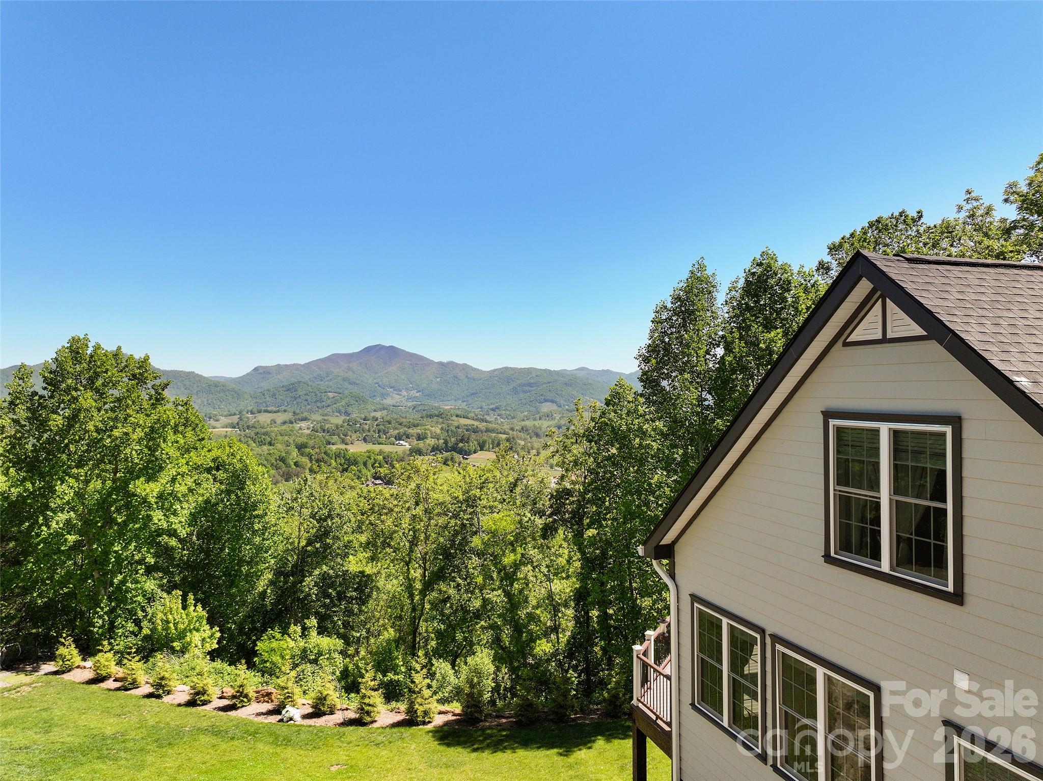 114 Nesting Ridge — Waynesville
