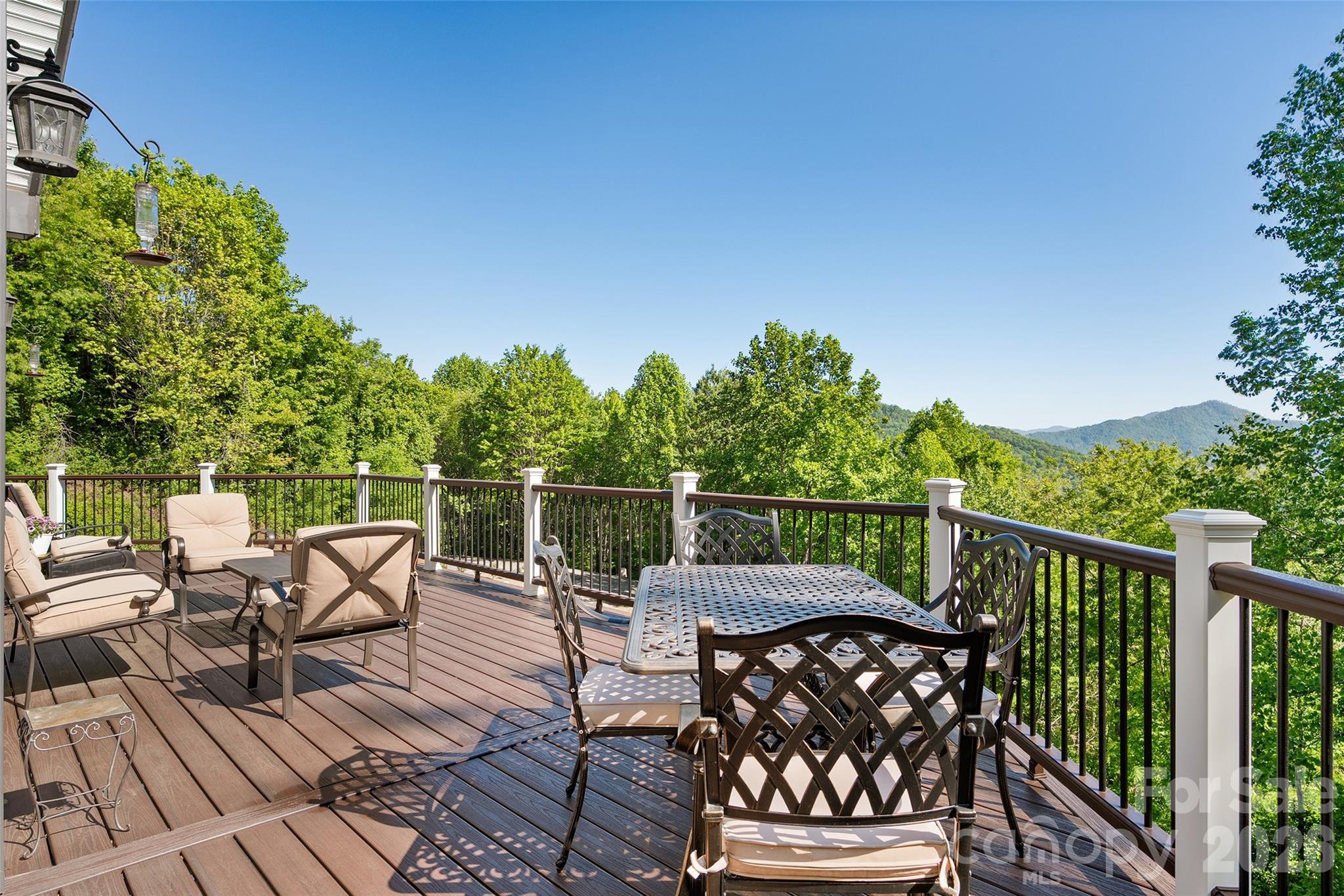114 Nesting Ridge — Waynesville