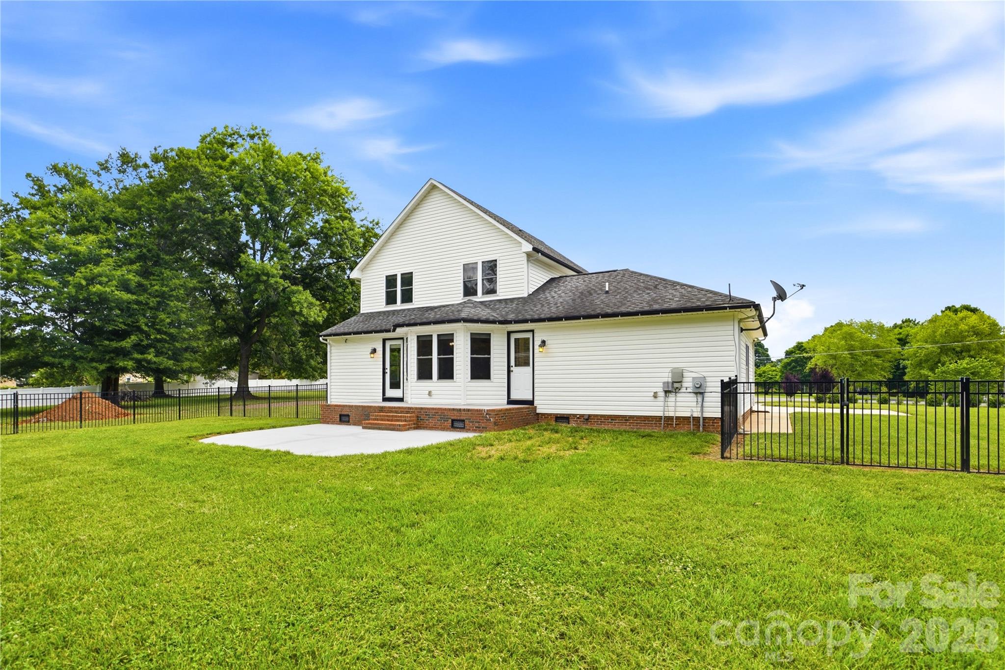 4945 Grassy Creek Road — Denver