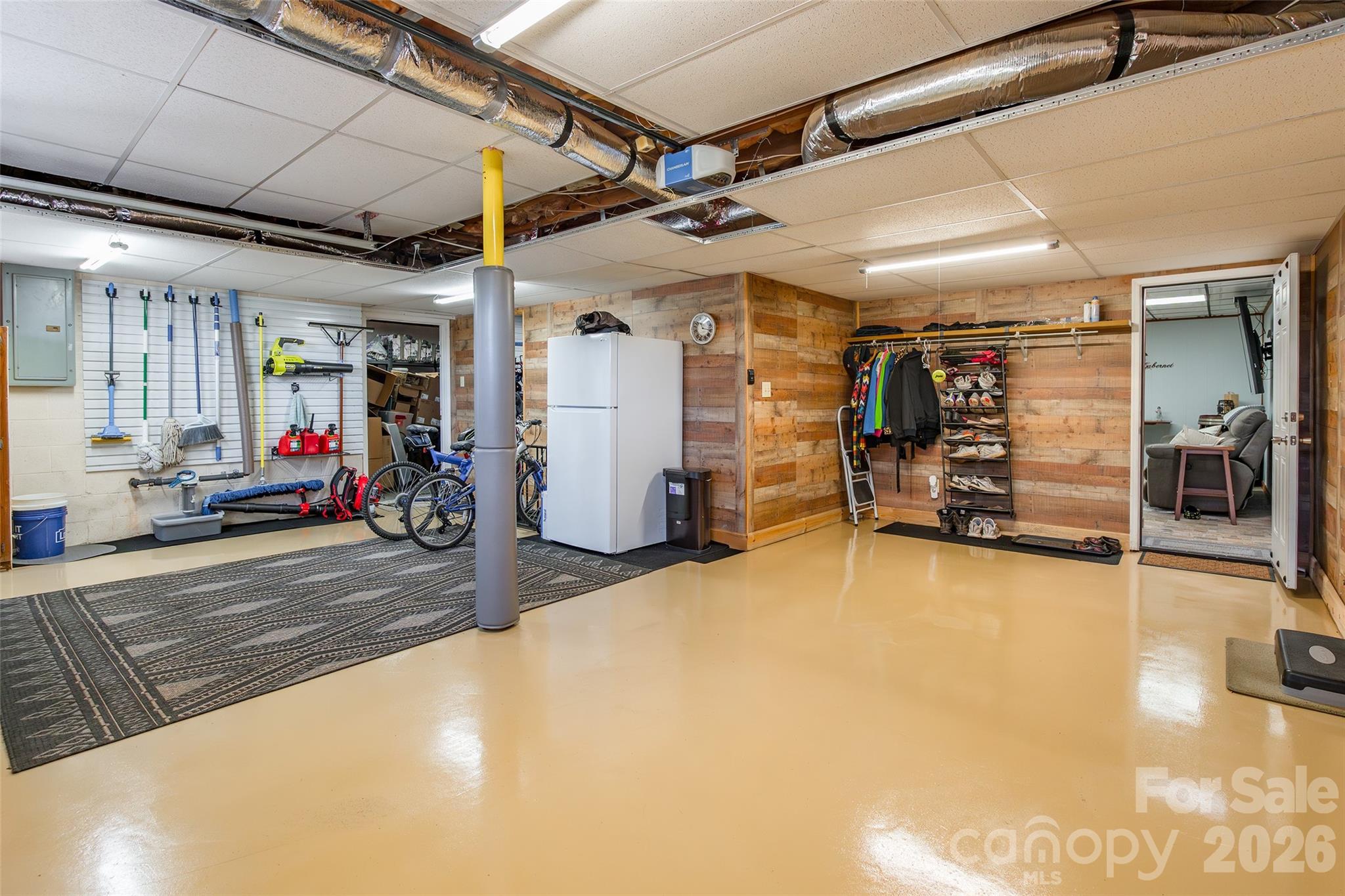 4205 Lake Shore Road S — Denver