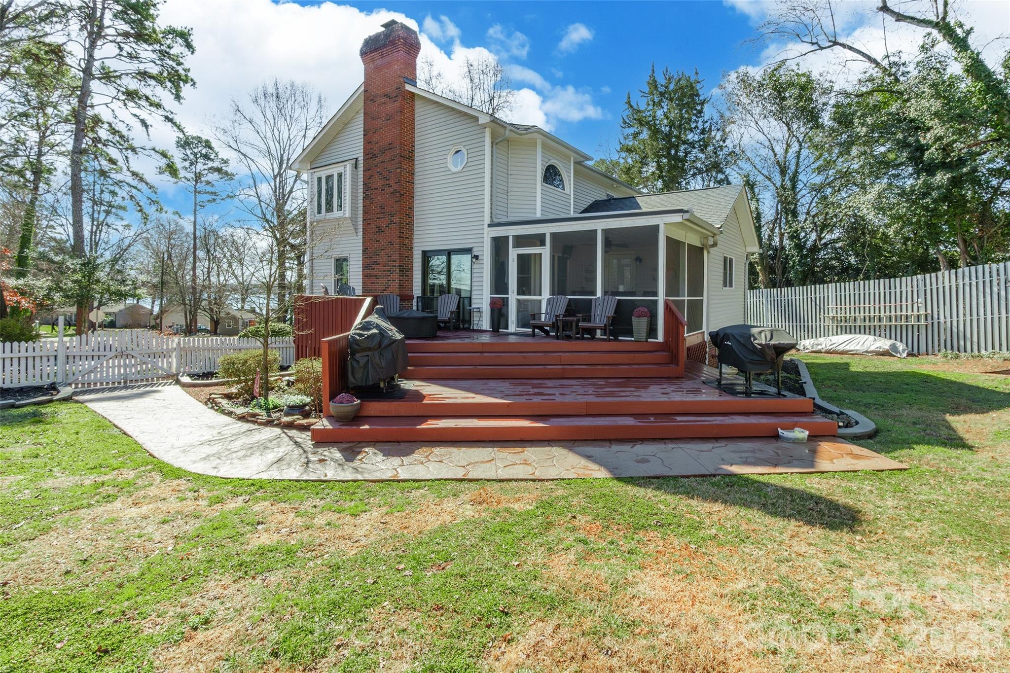 4205 Lake Shore Road S — Denver