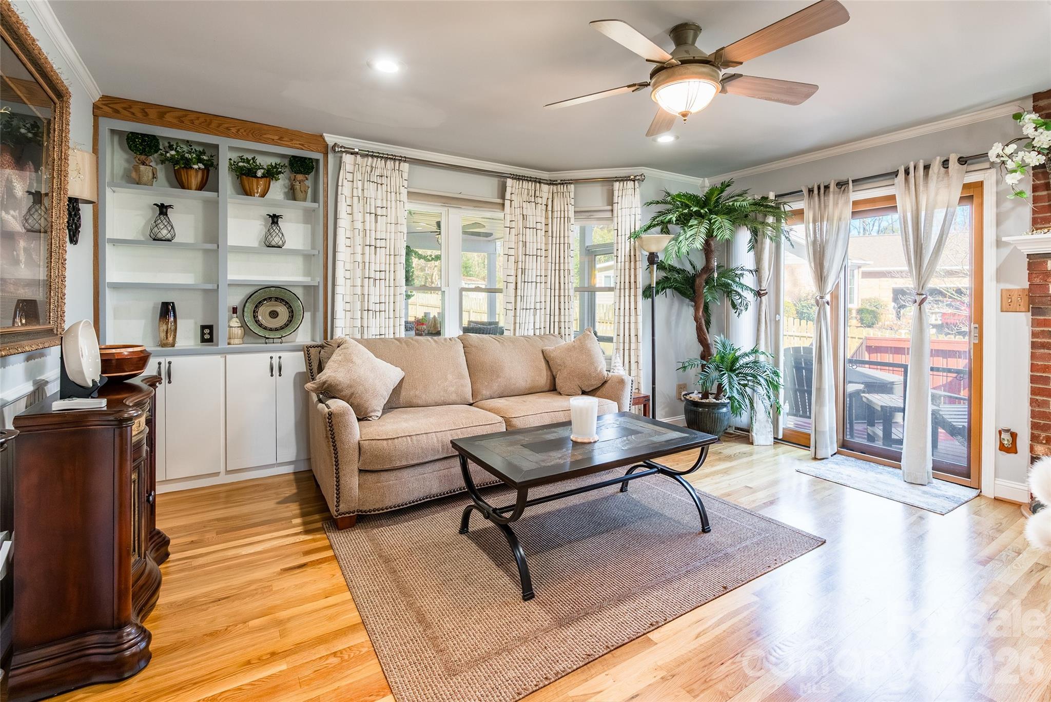 4205 Lake Shore Road S — Denver