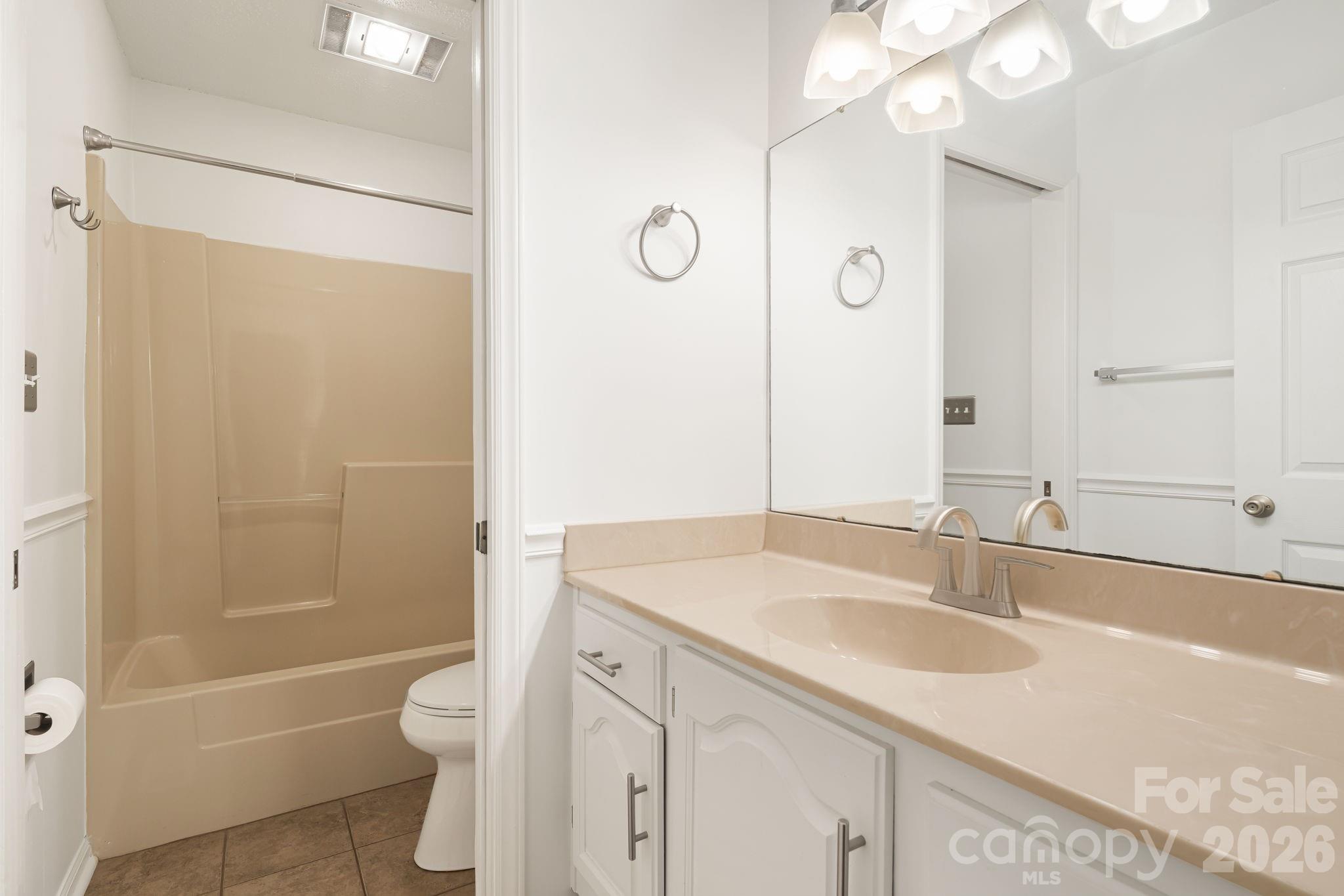 305 Piney Mountain Drive #J2 — Asheville