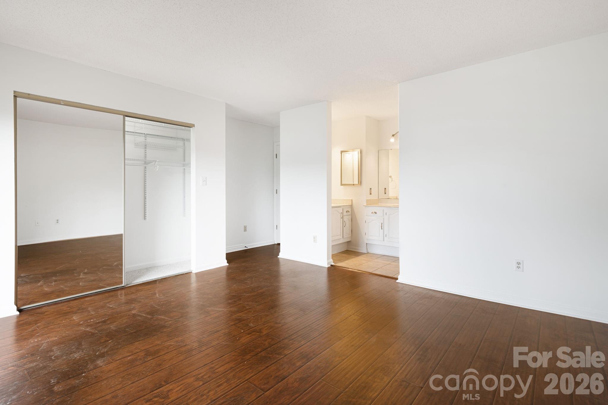 305 Piney Mountain Drive #J2 — Asheville