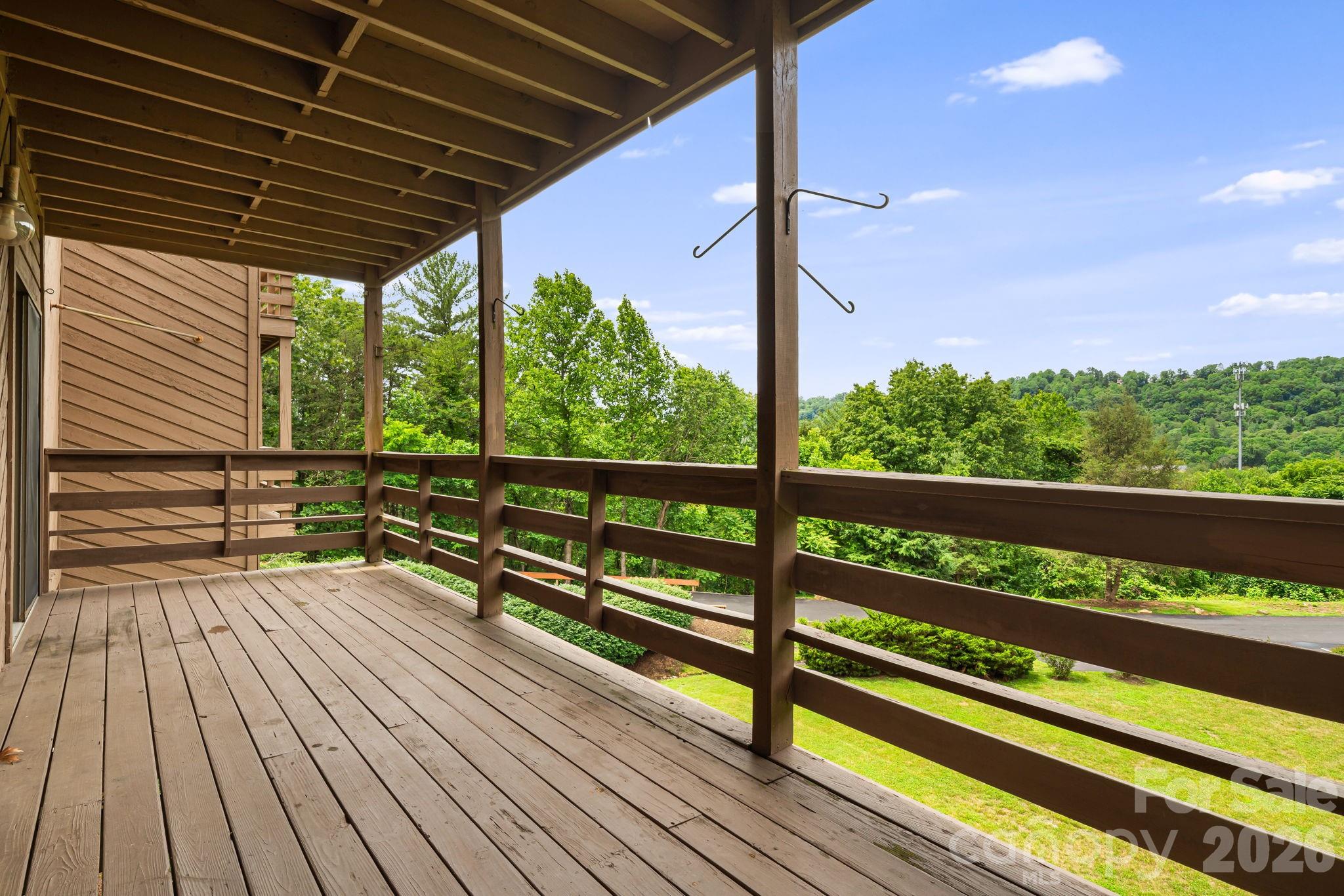 305 Piney Mountain Drive #J2 — Asheville