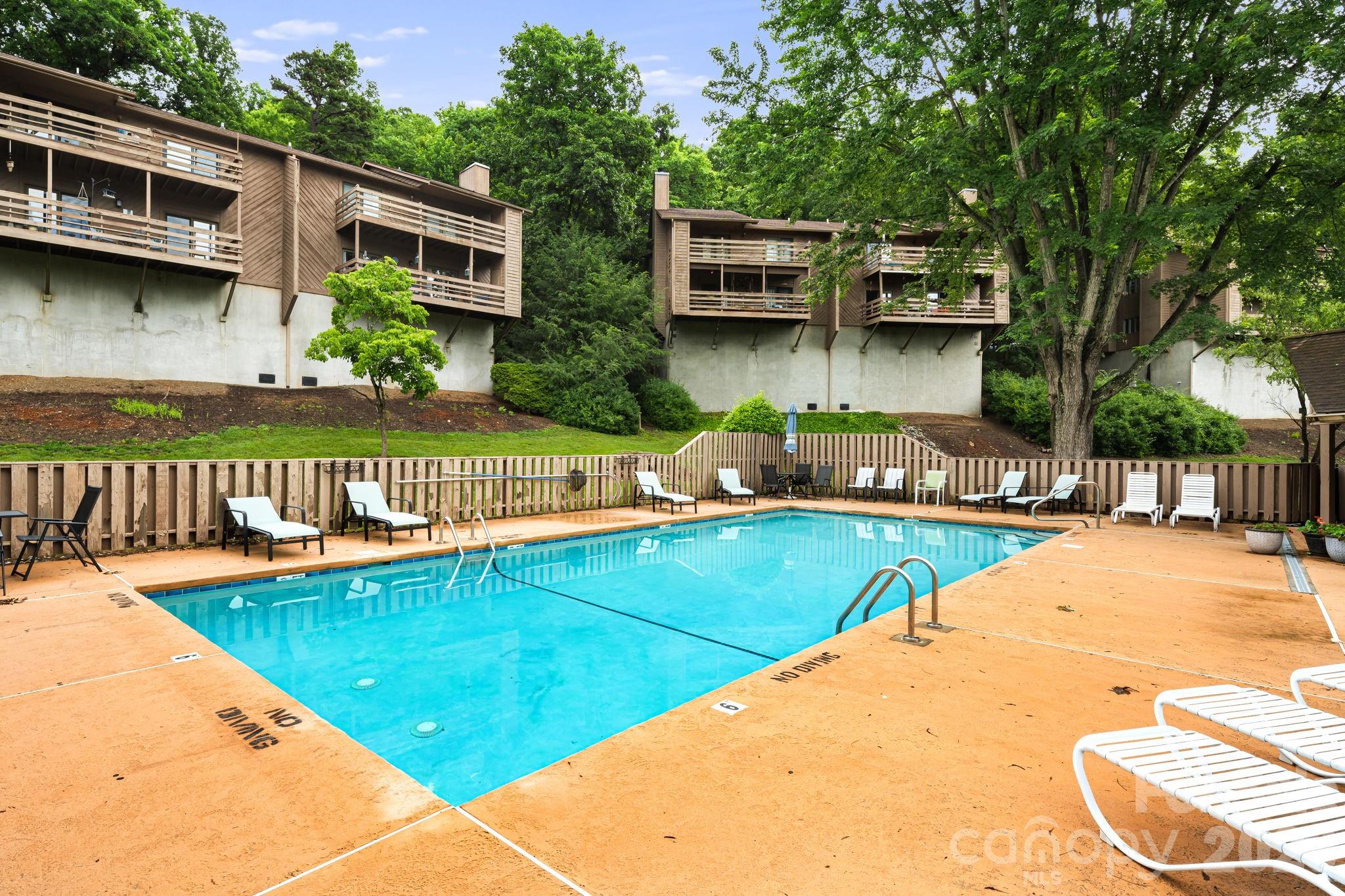305 Piney Mountain Drive #J2 — Asheville