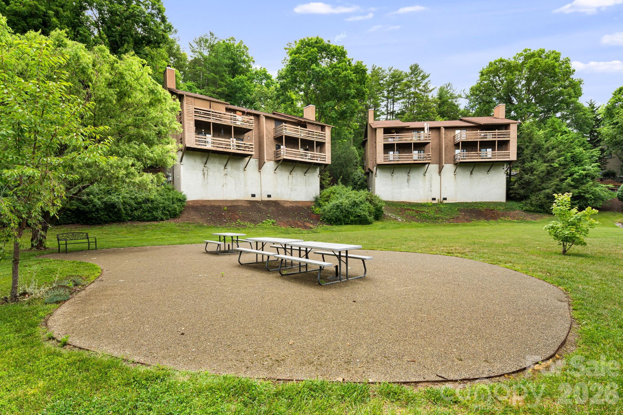 305 Piney Mountain Drive #J2 — Asheville