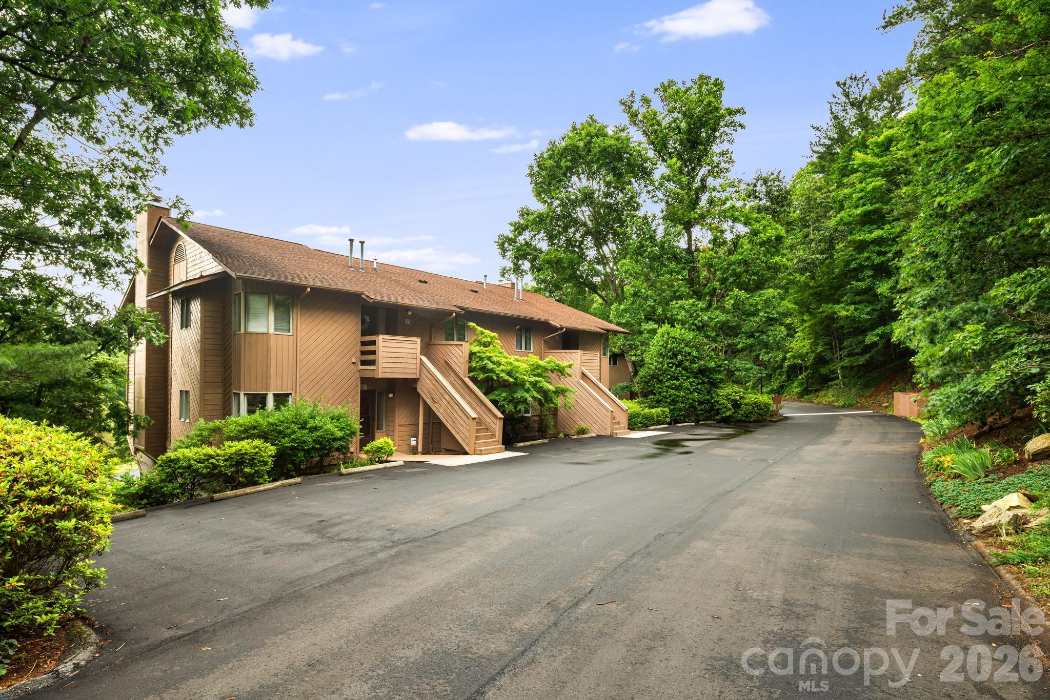 305 Piney Mountain Drive #J2 — Asheville