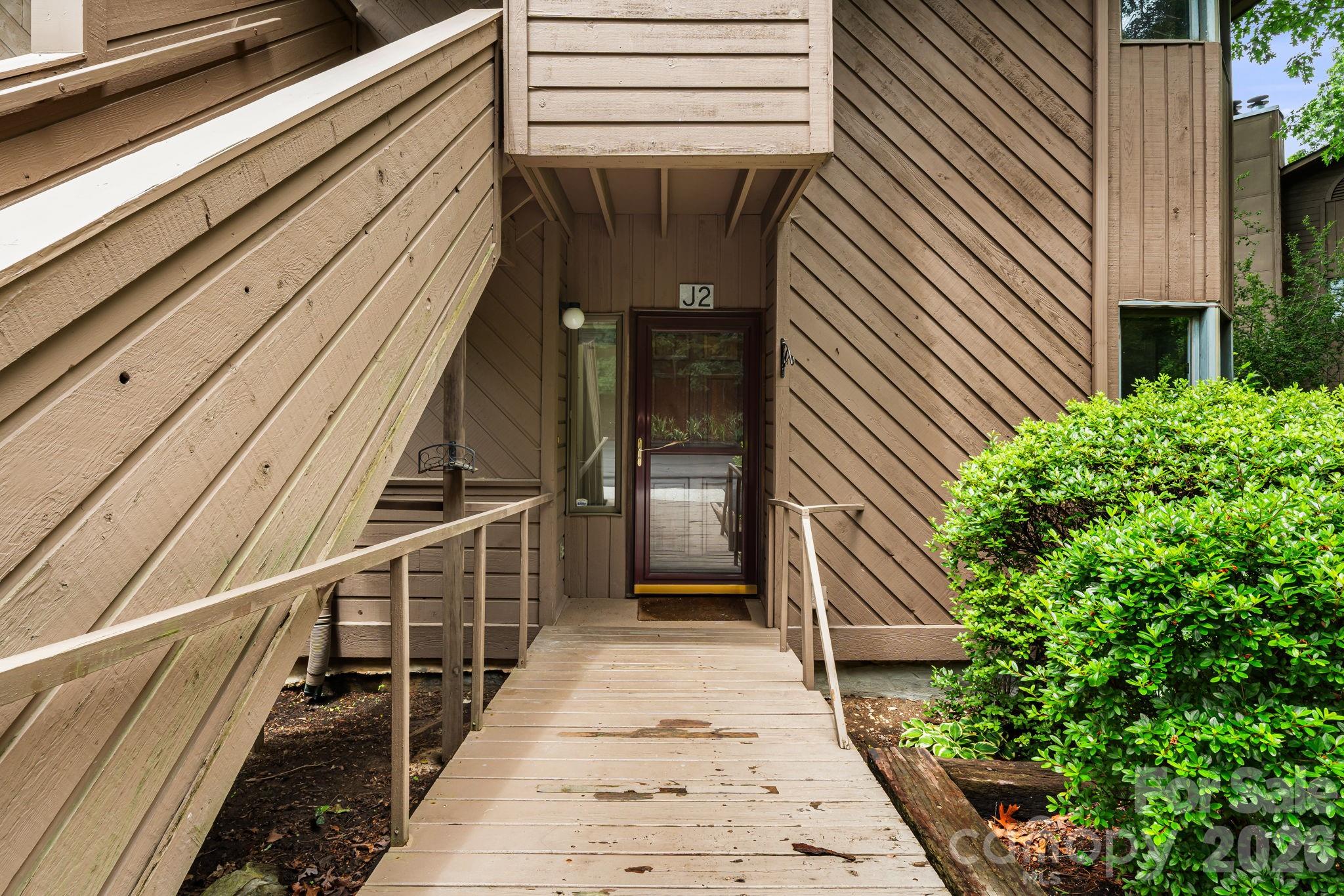 305 Piney Mountain Drive #J2 — Asheville