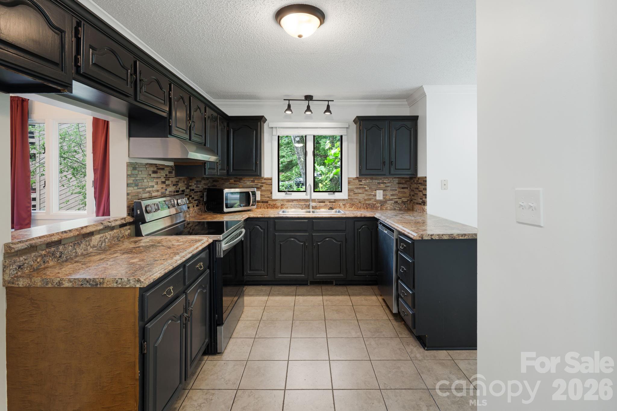 305 Piney Mountain Drive #J2 — Asheville
