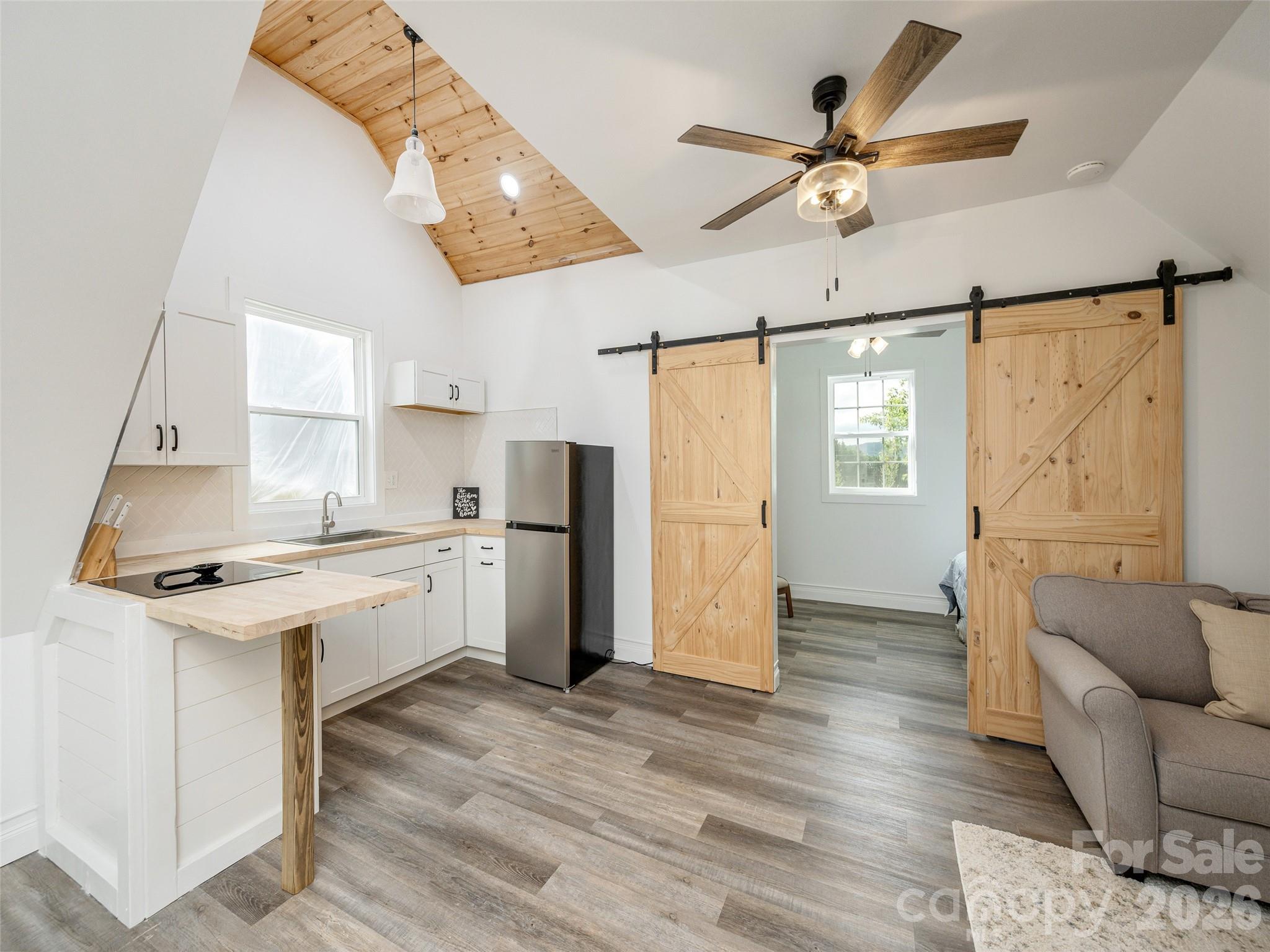4647 Big Level Road — Mill Spring