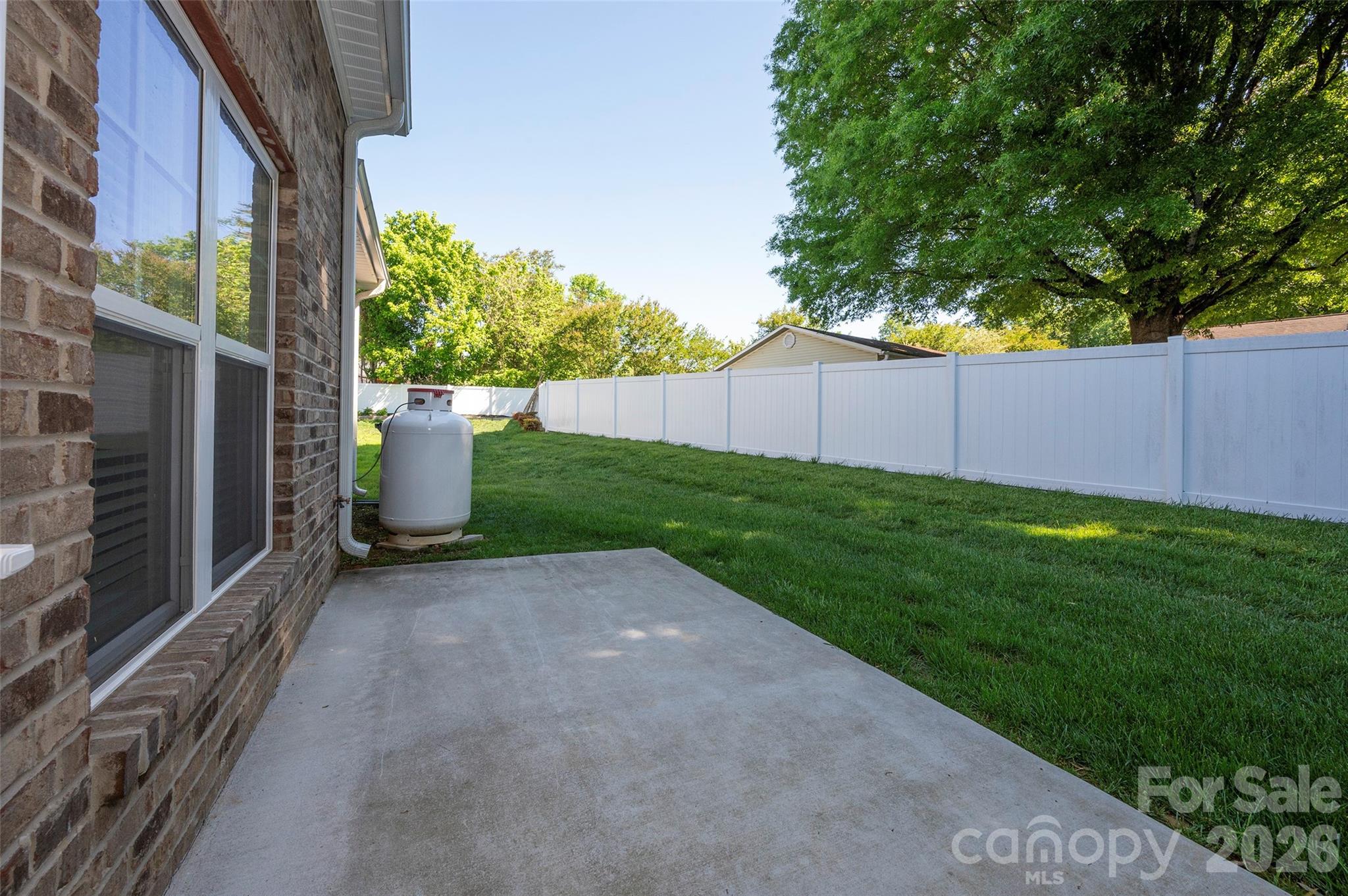 438 Fernwood Drive — Yadkinville