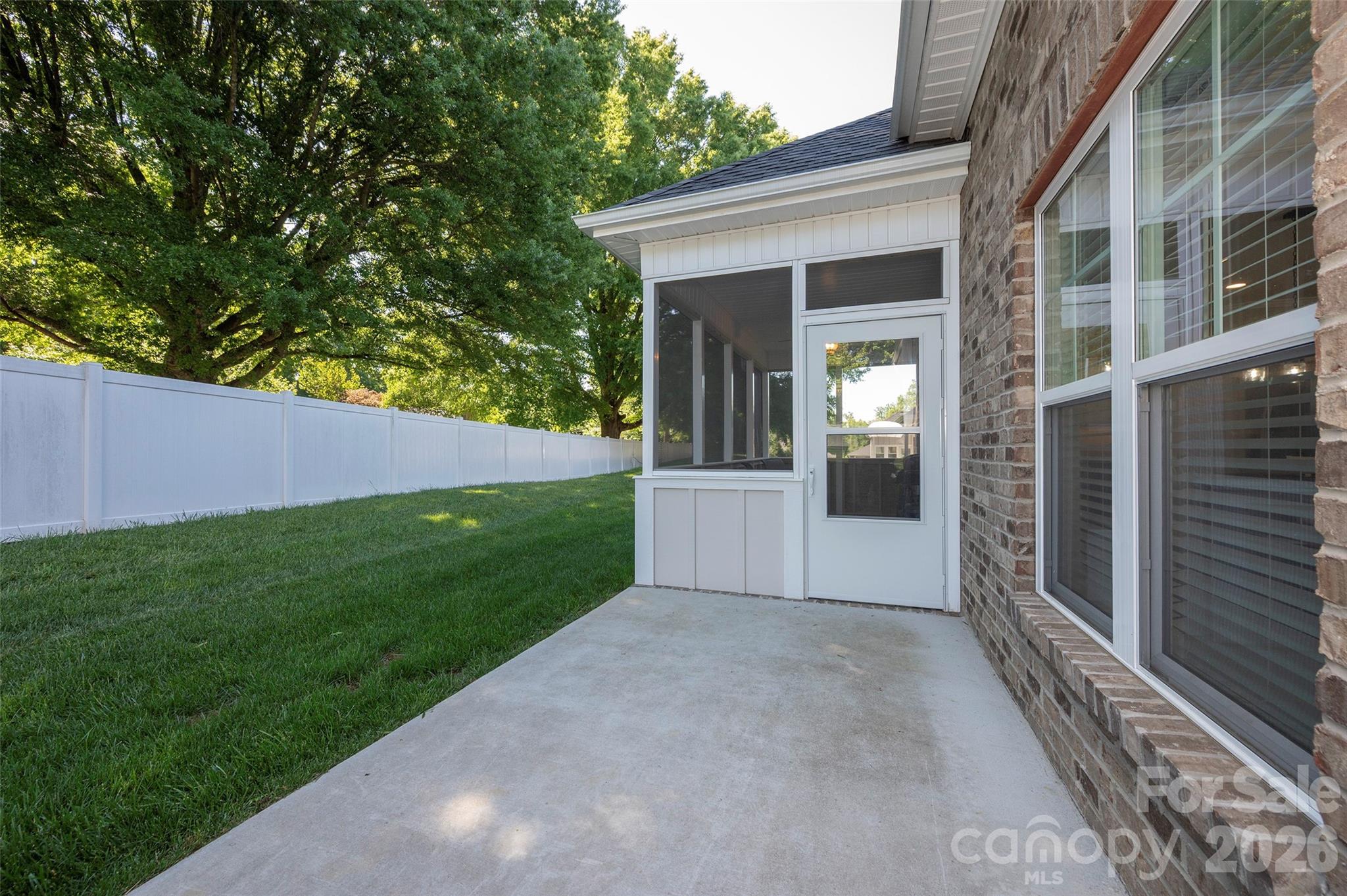 438 Fernwood Drive — Yadkinville