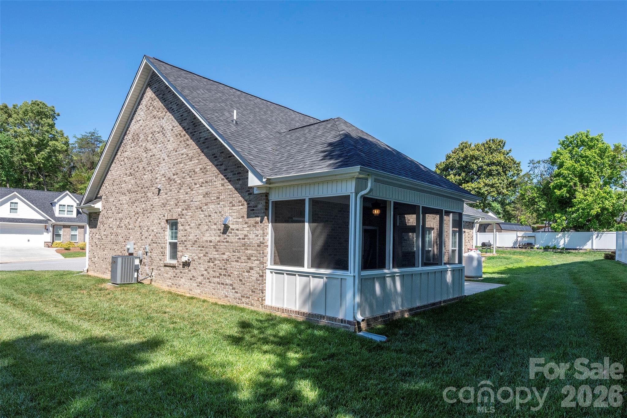 438 Fernwood Drive — Yadkinville