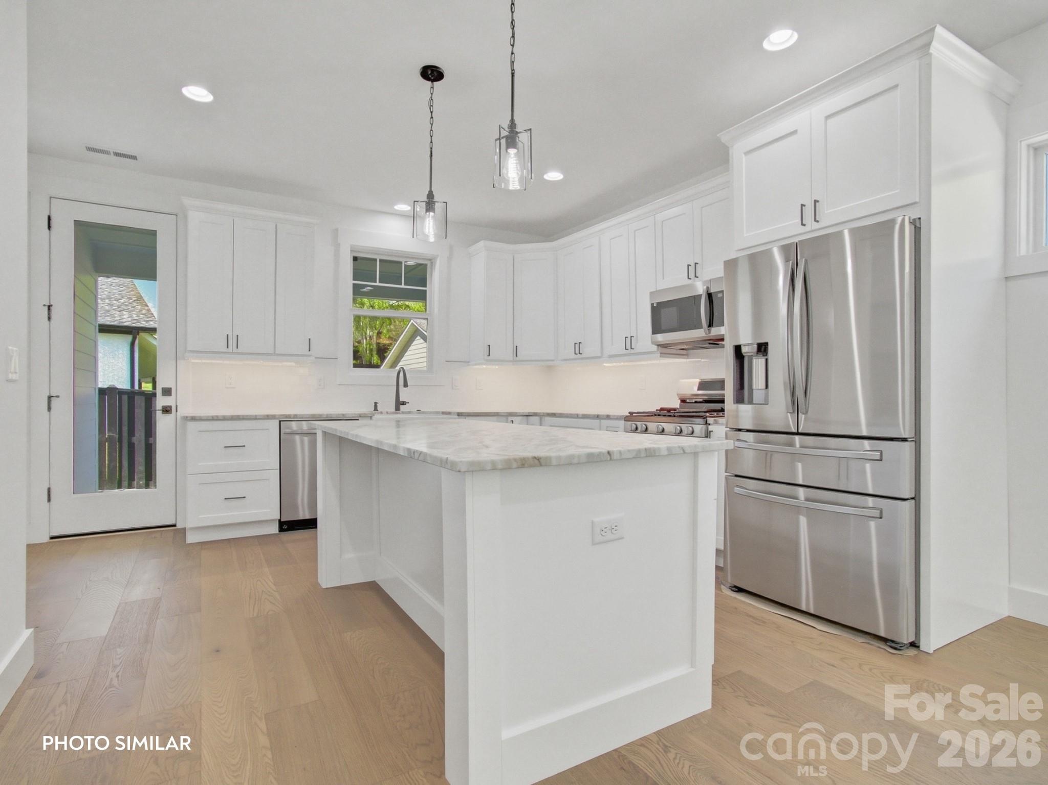 617 W Allen Street — Hendersonville