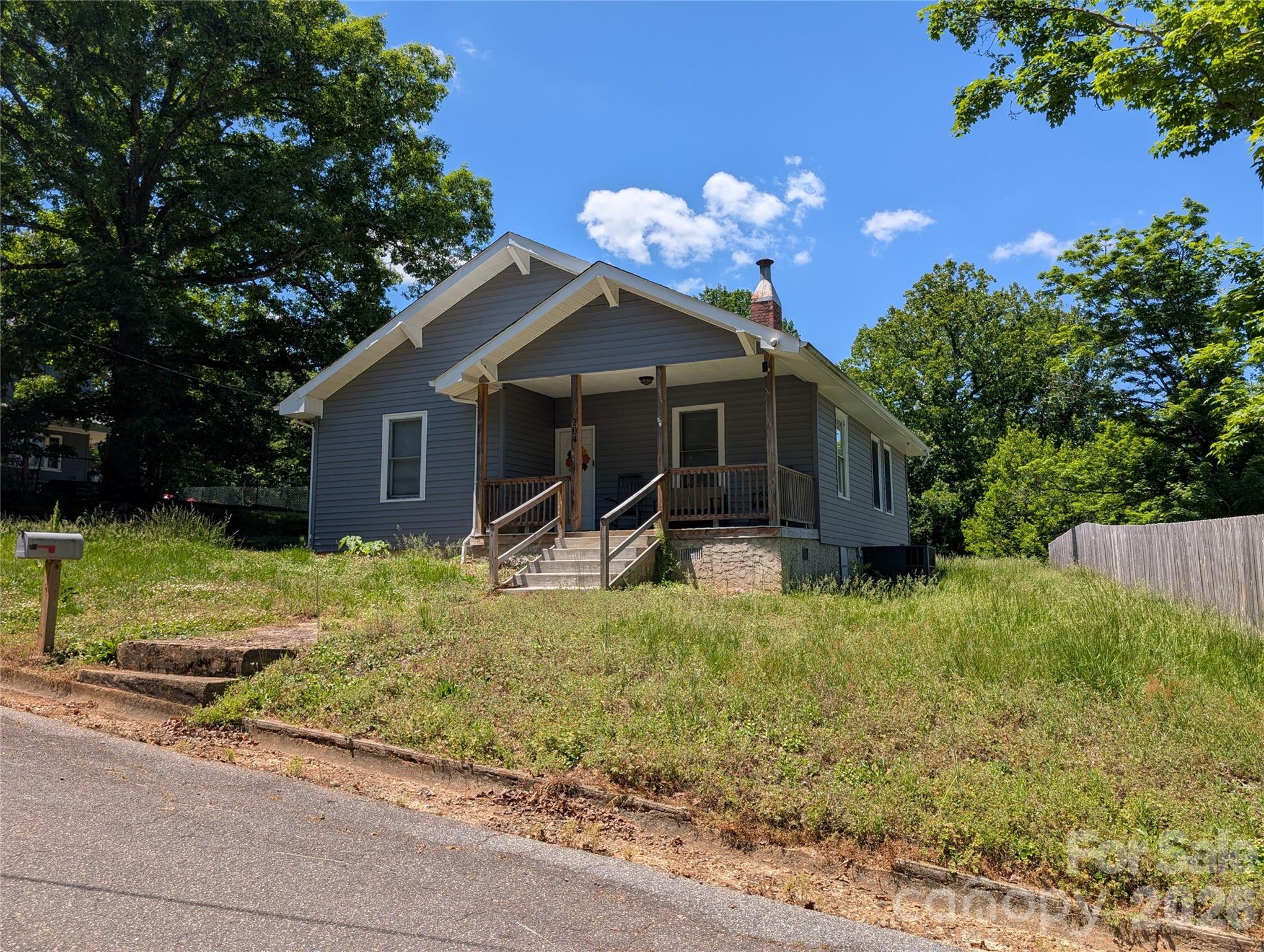 204 Shelby Street — Hickory