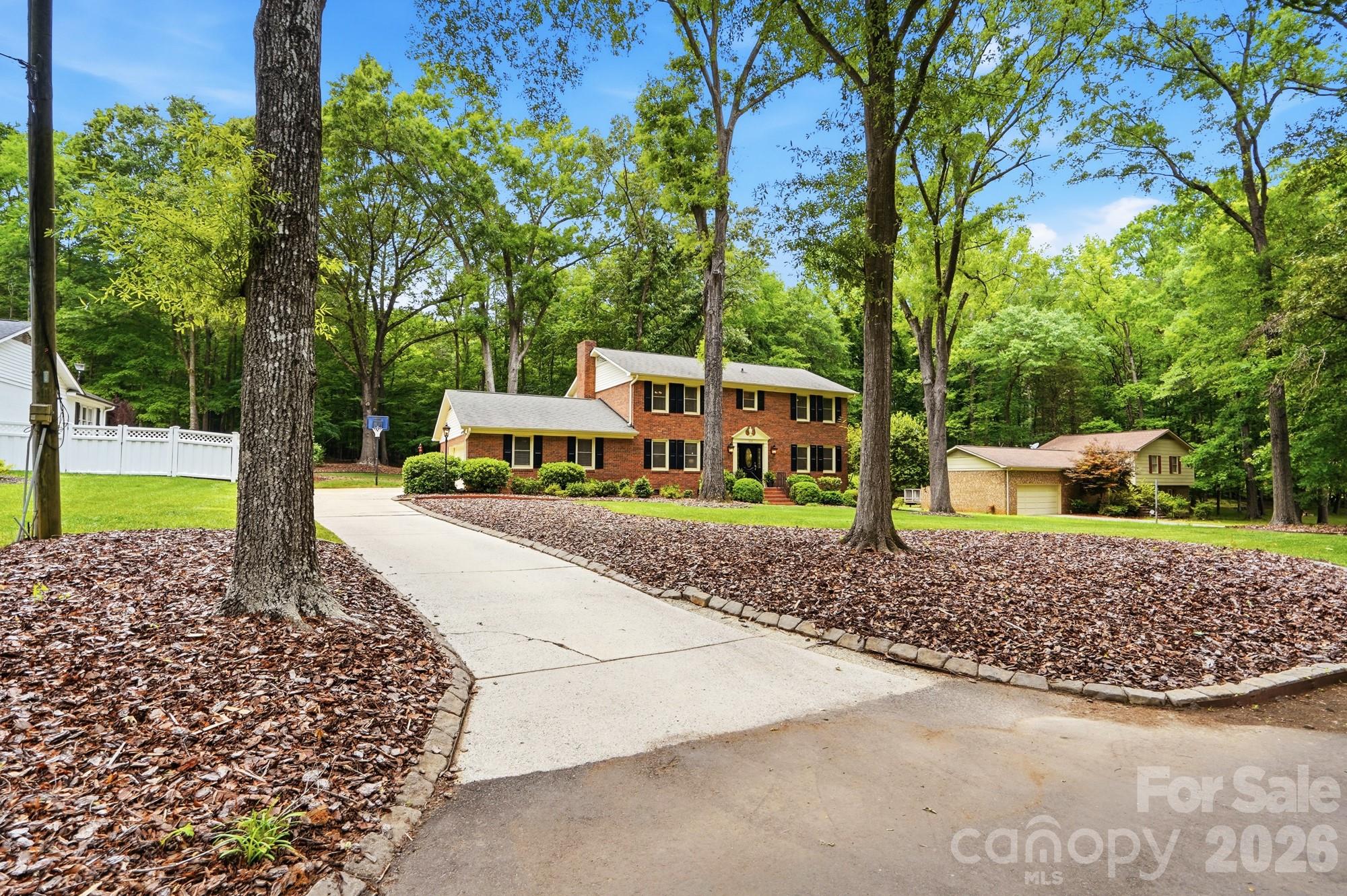 405 Hillcrest Drive — Harrisburg