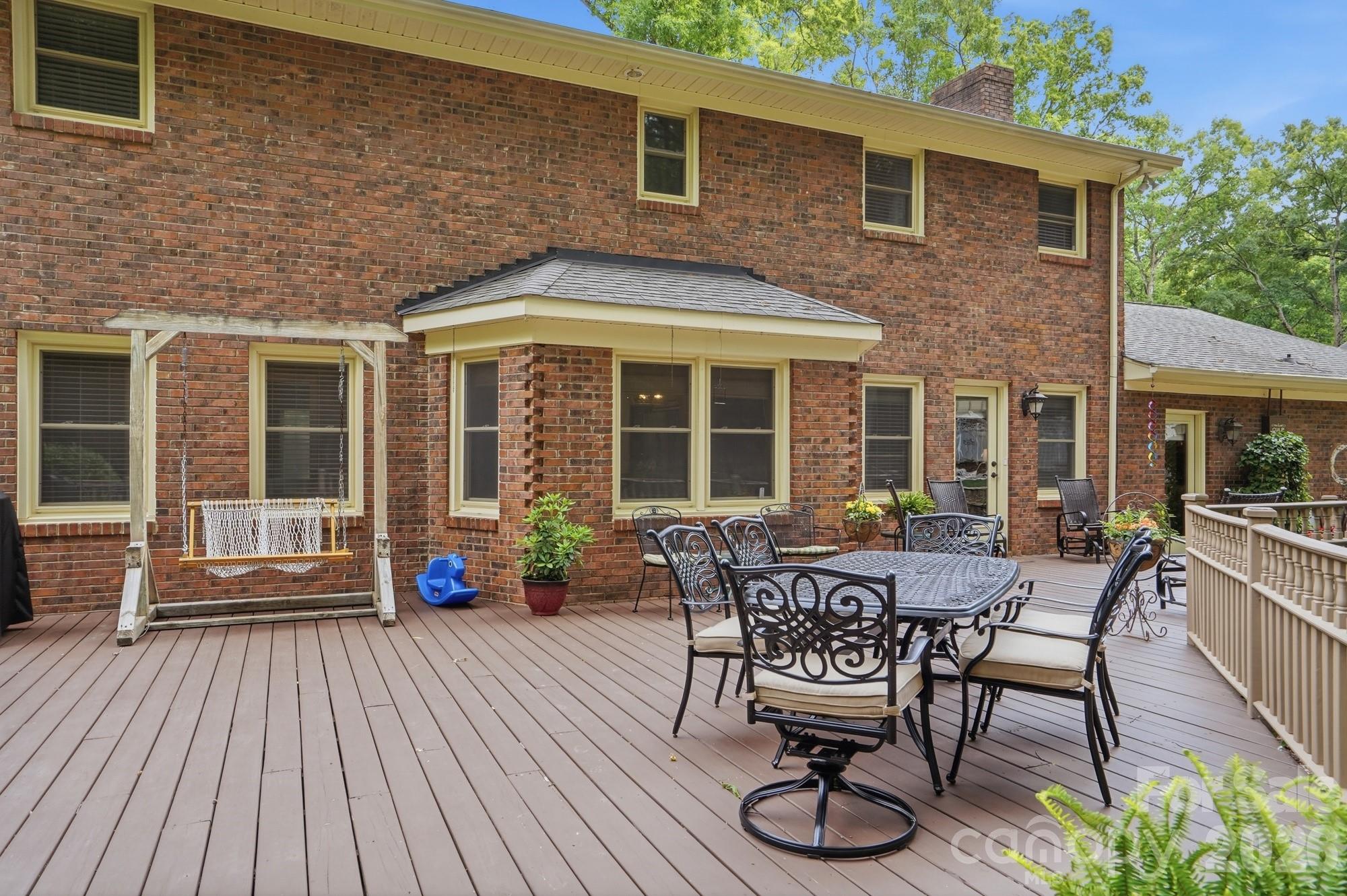 405 Hillcrest Drive — Harrisburg