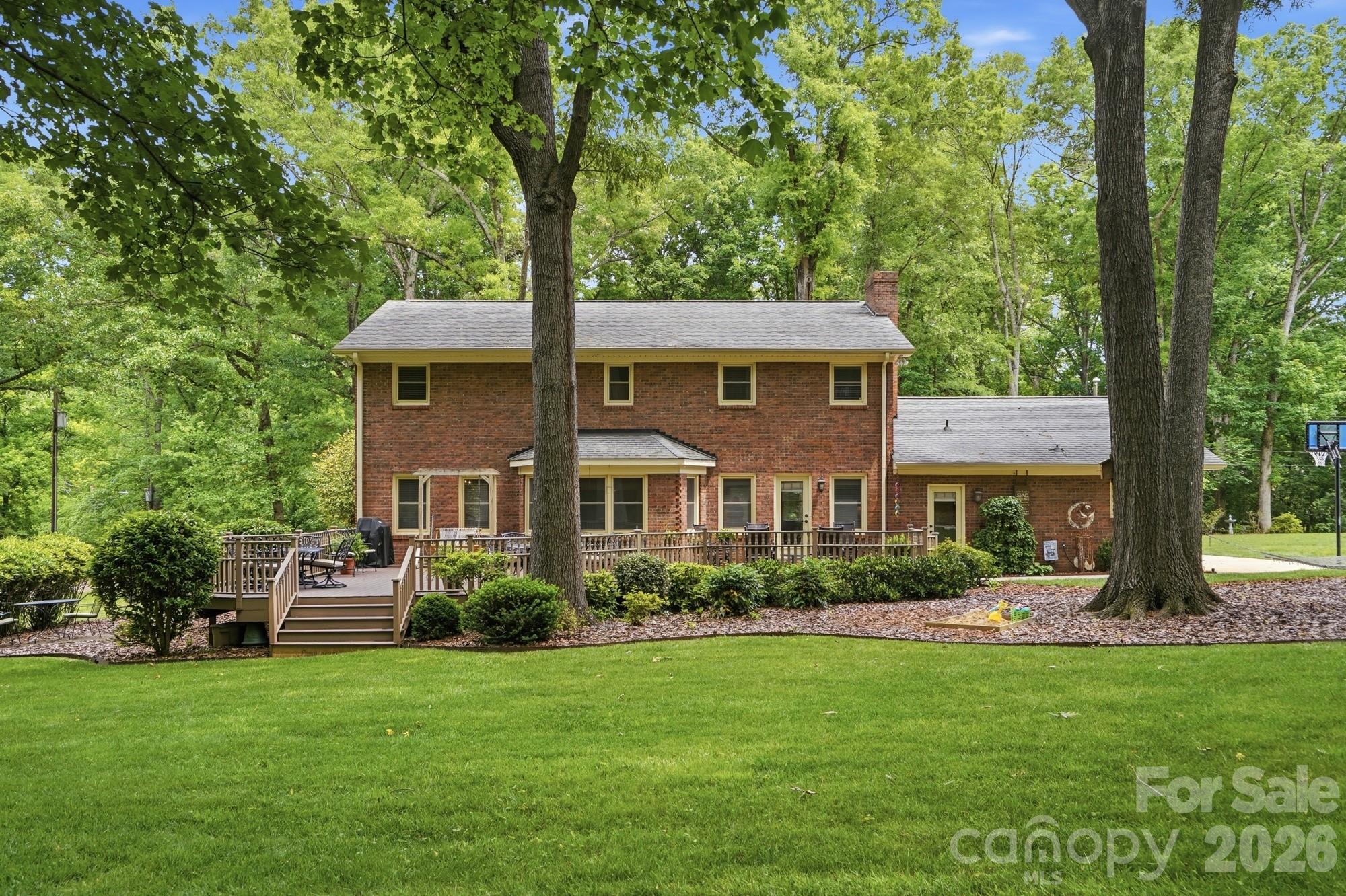 405 Hillcrest Drive — Harrisburg