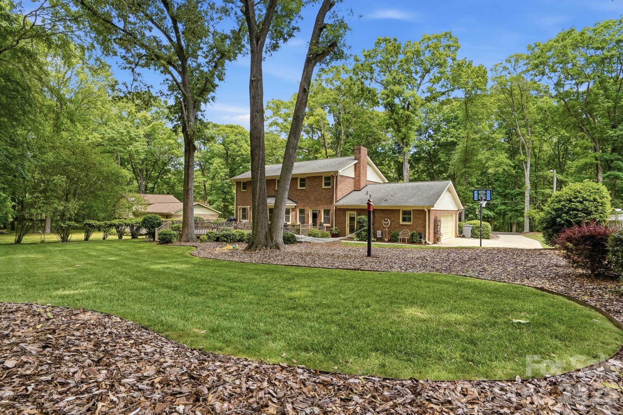 405 Hillcrest Drive — Harrisburg