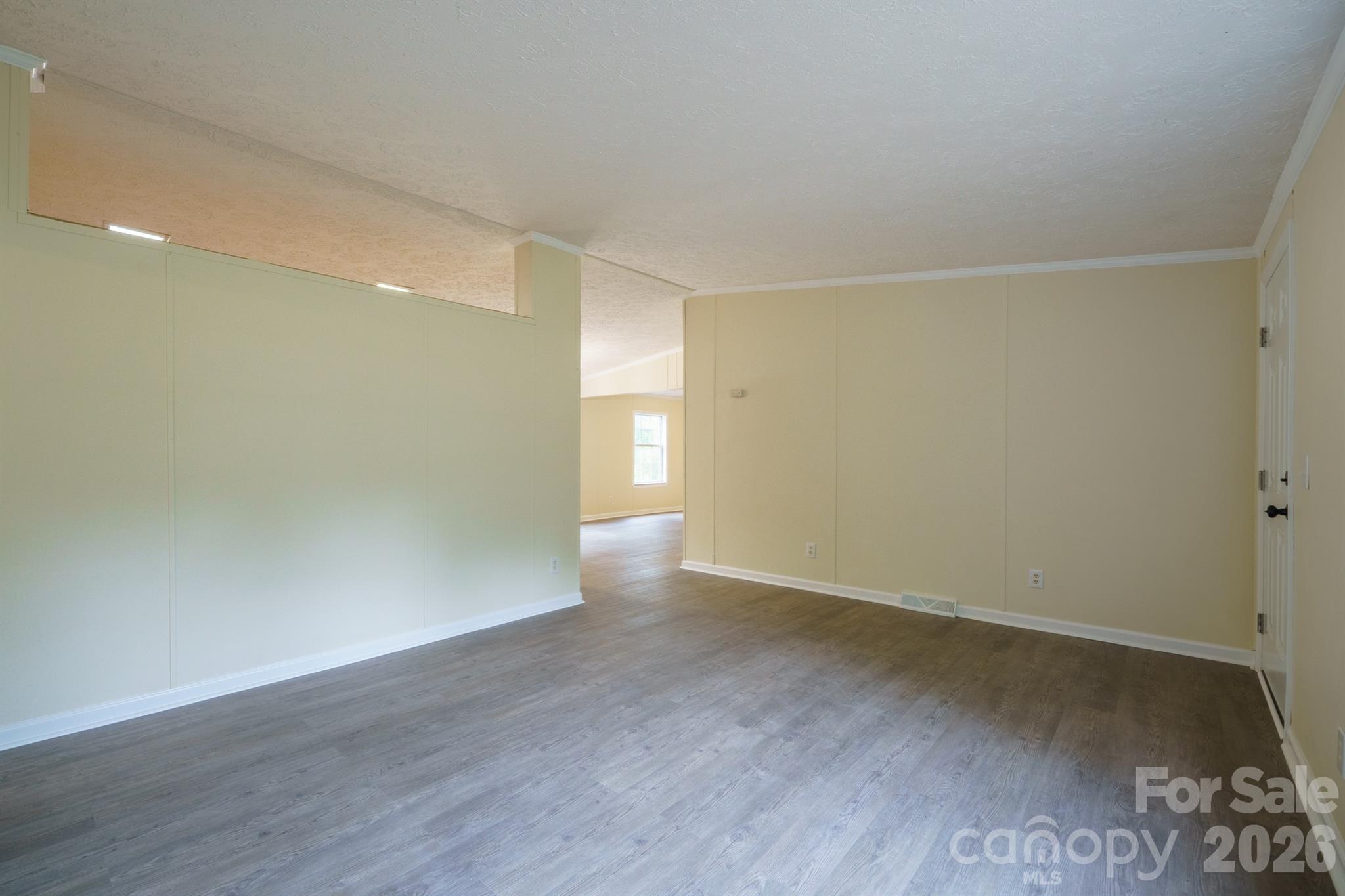 2780 Orangewood Lane — Newton