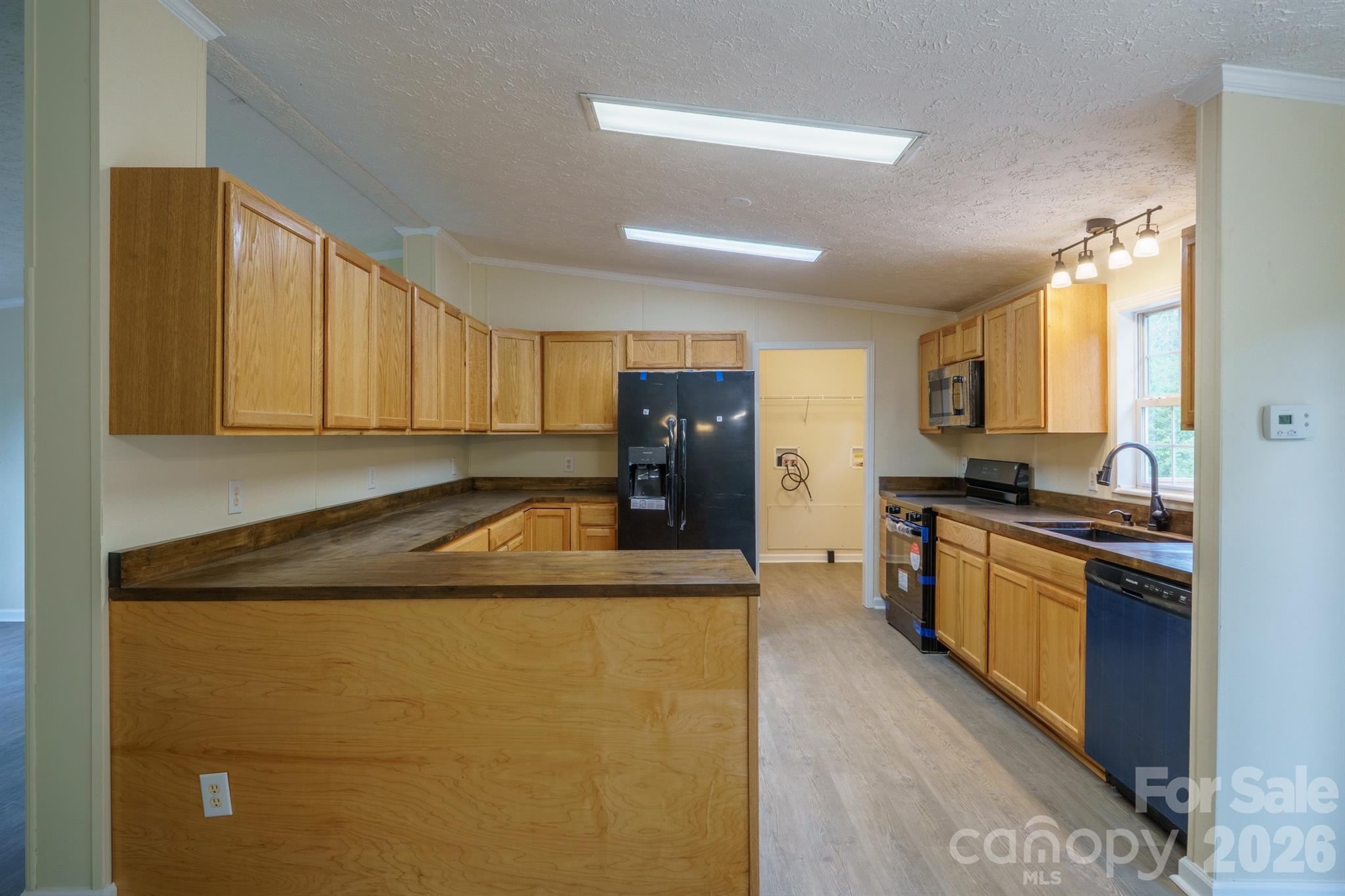 2780 Orangewood Lane — Newton