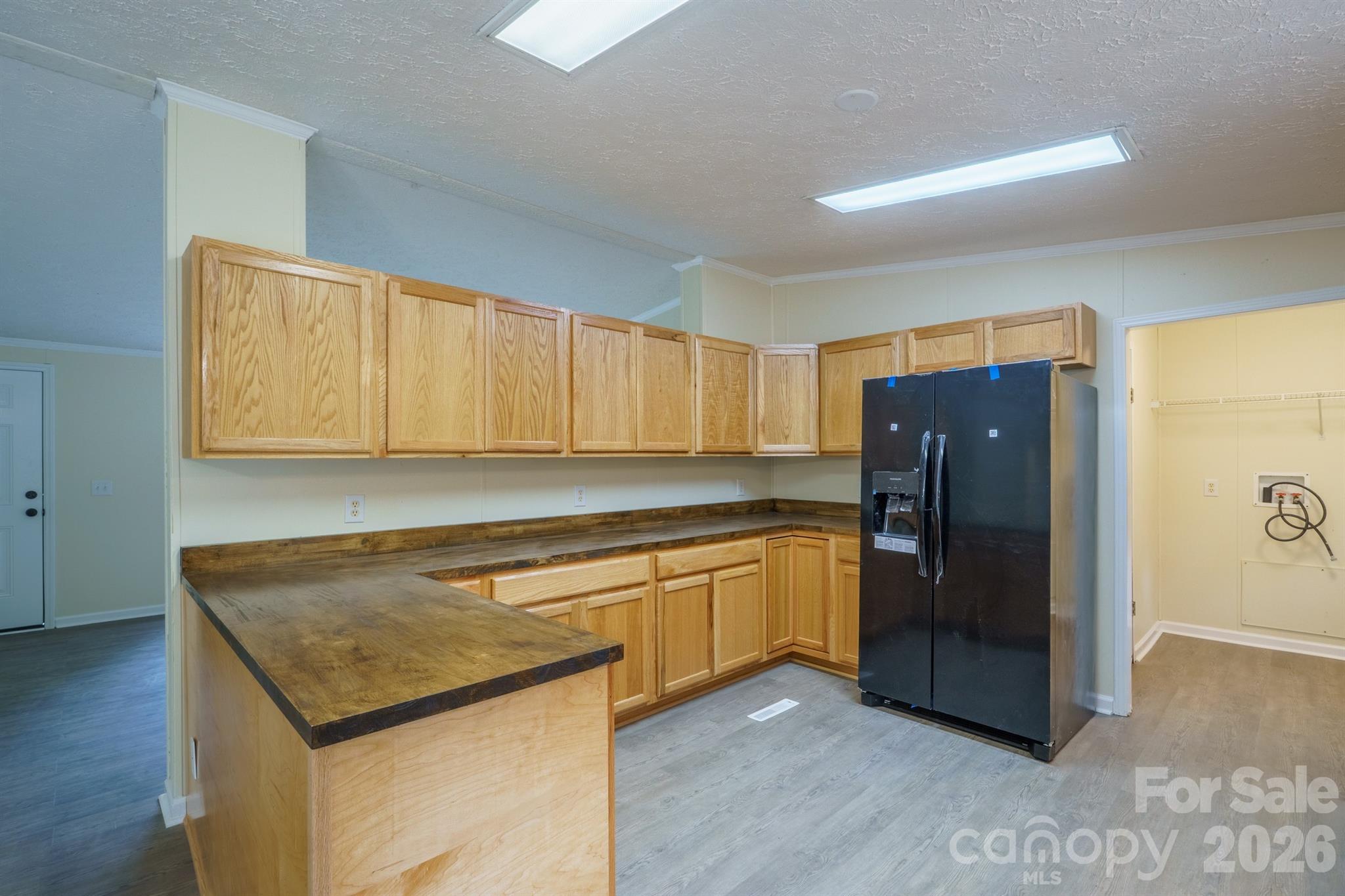 2780 Orangewood Lane — Newton