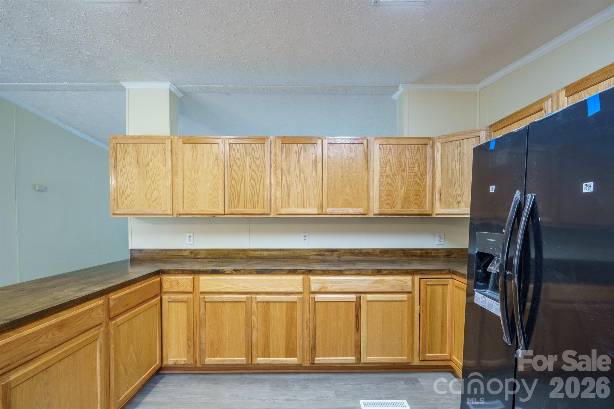 2780 Orangewood Lane — Newton