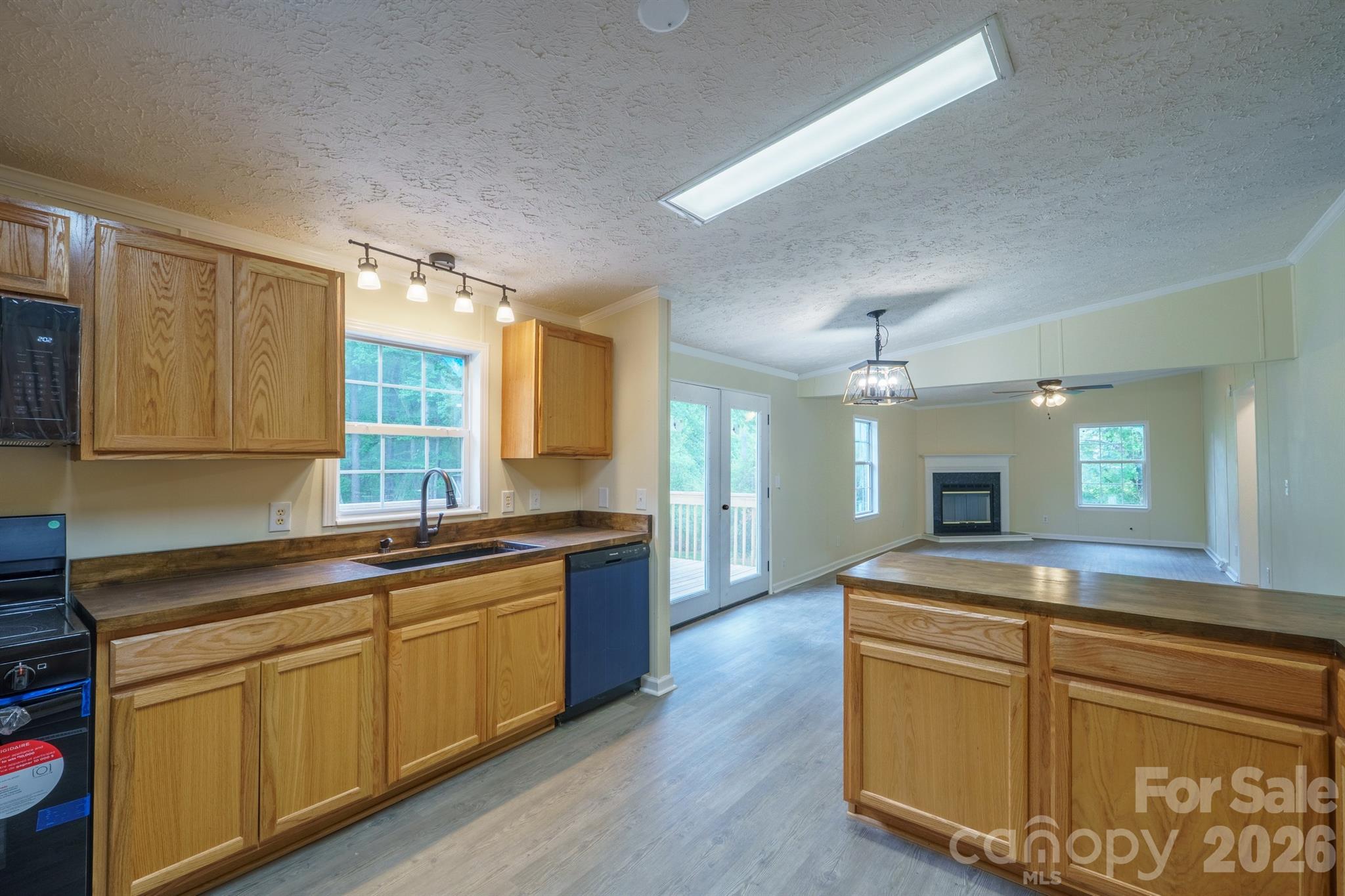 2780 Orangewood Lane — Newton