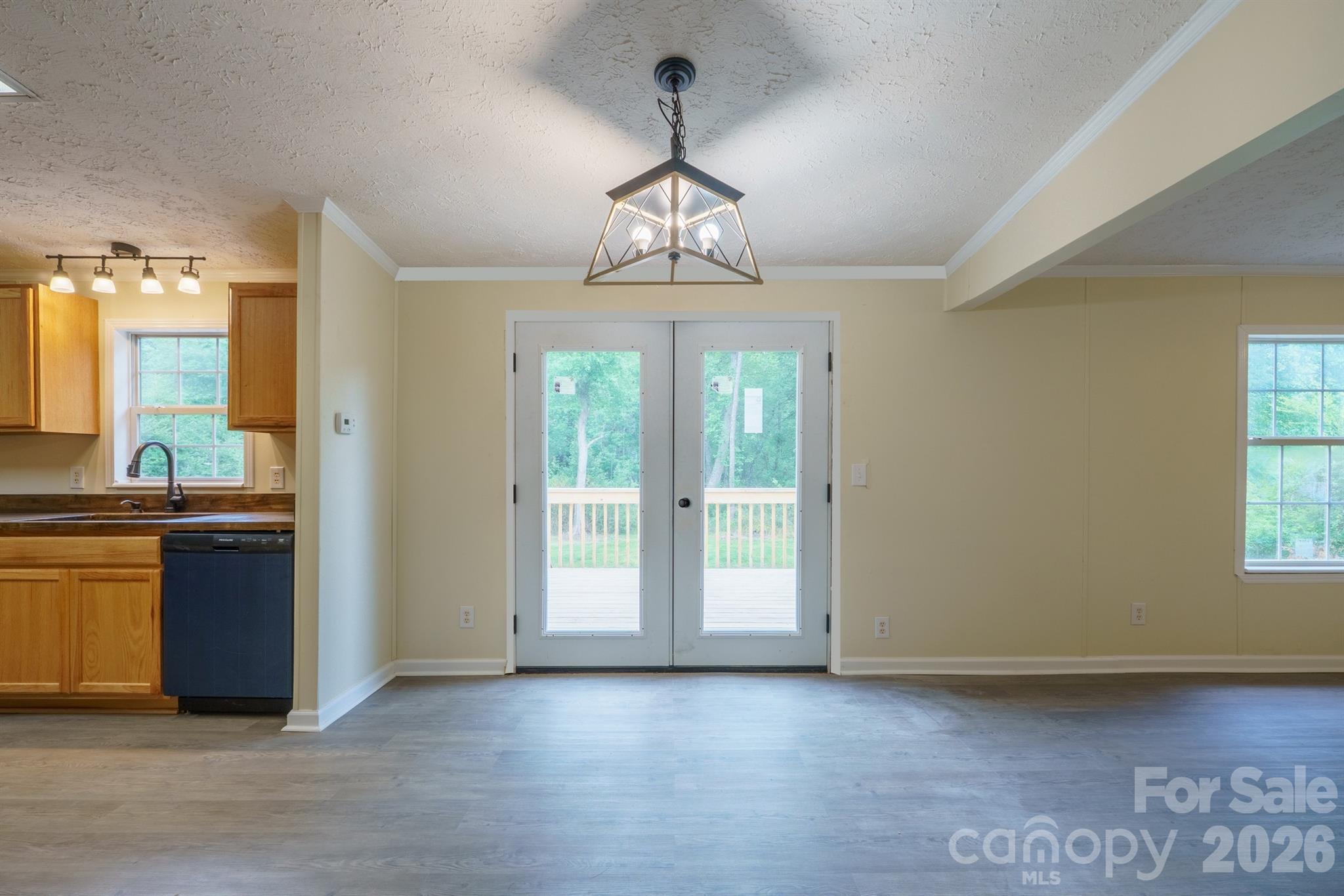 2780 Orangewood Lane — Newton