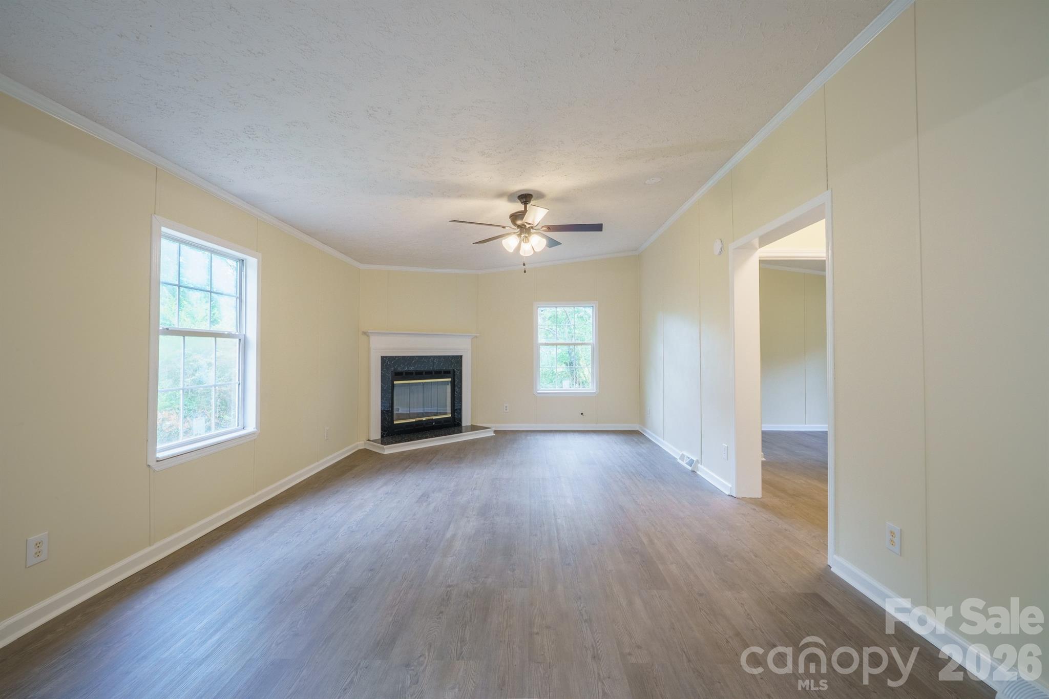 2780 Orangewood Lane — Newton