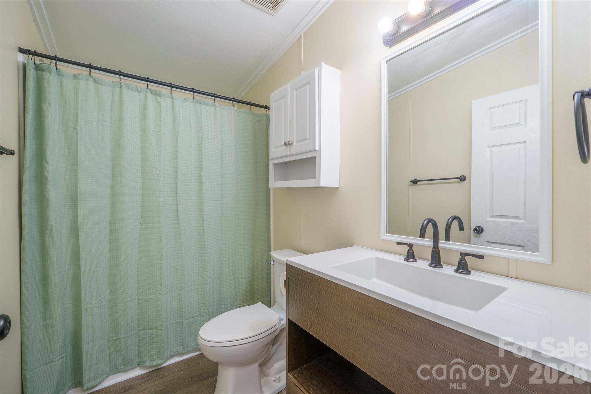 2780 Orangewood Lane — Newton