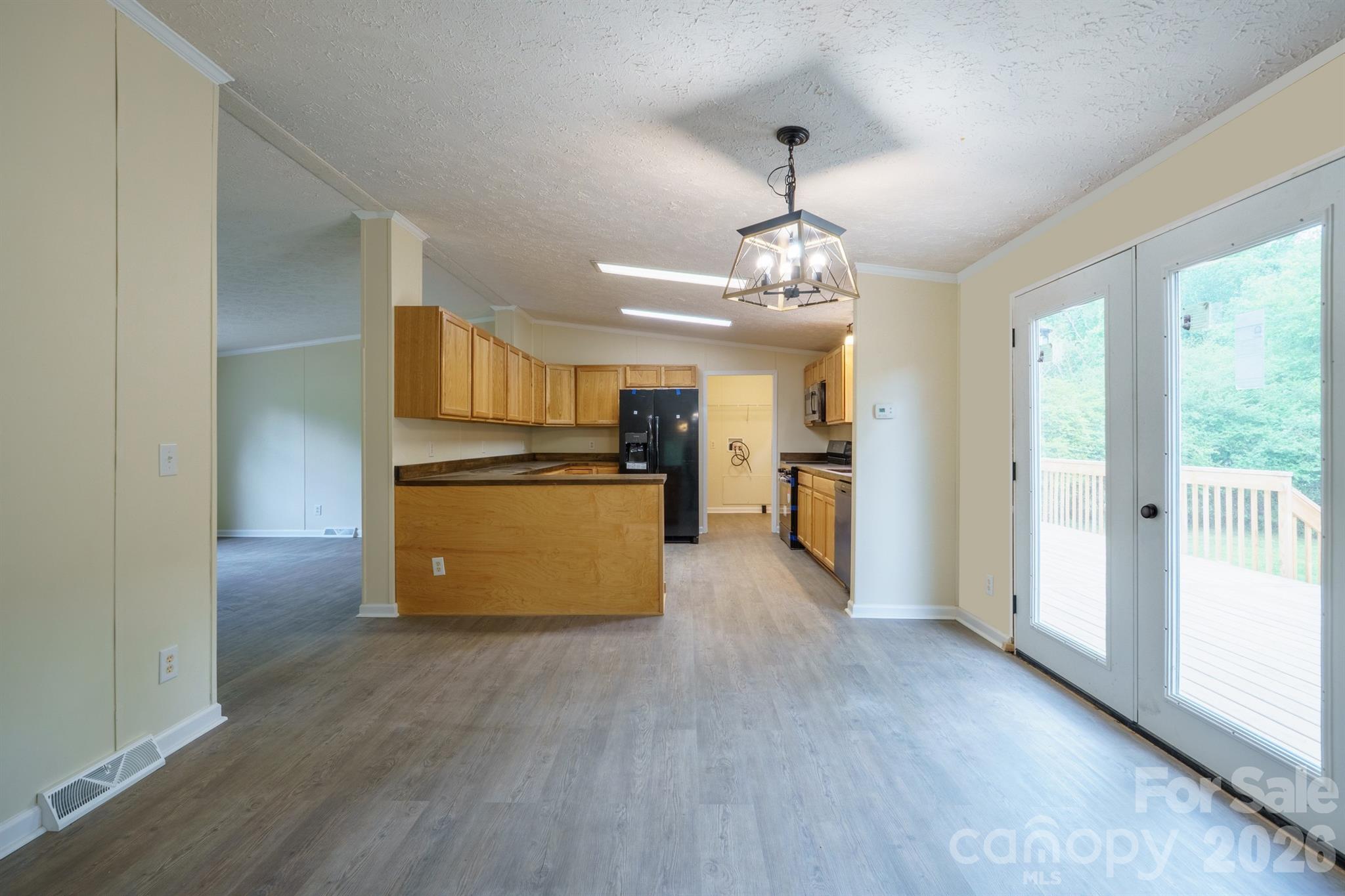 2780 Orangewood Lane — Newton
