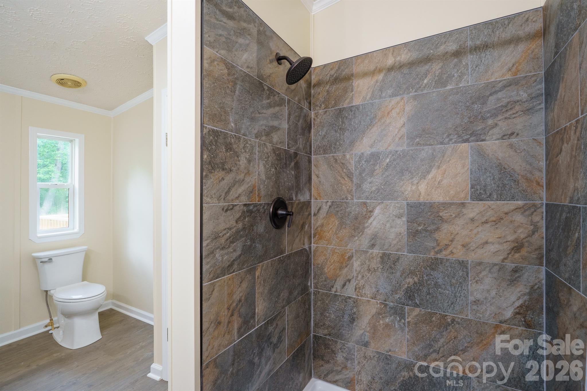 2780 Orangewood Lane — Newton