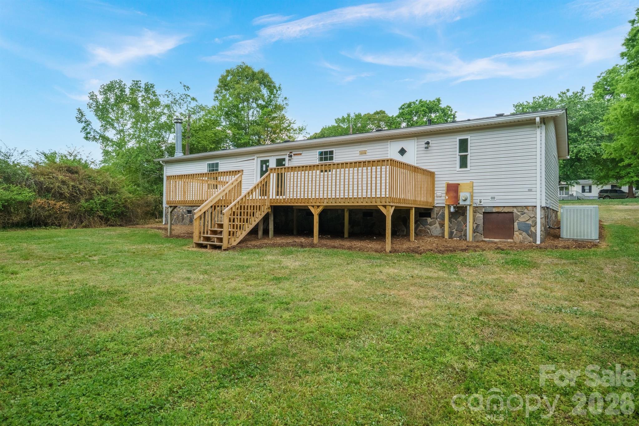 2780 Orangewood Lane — Newton