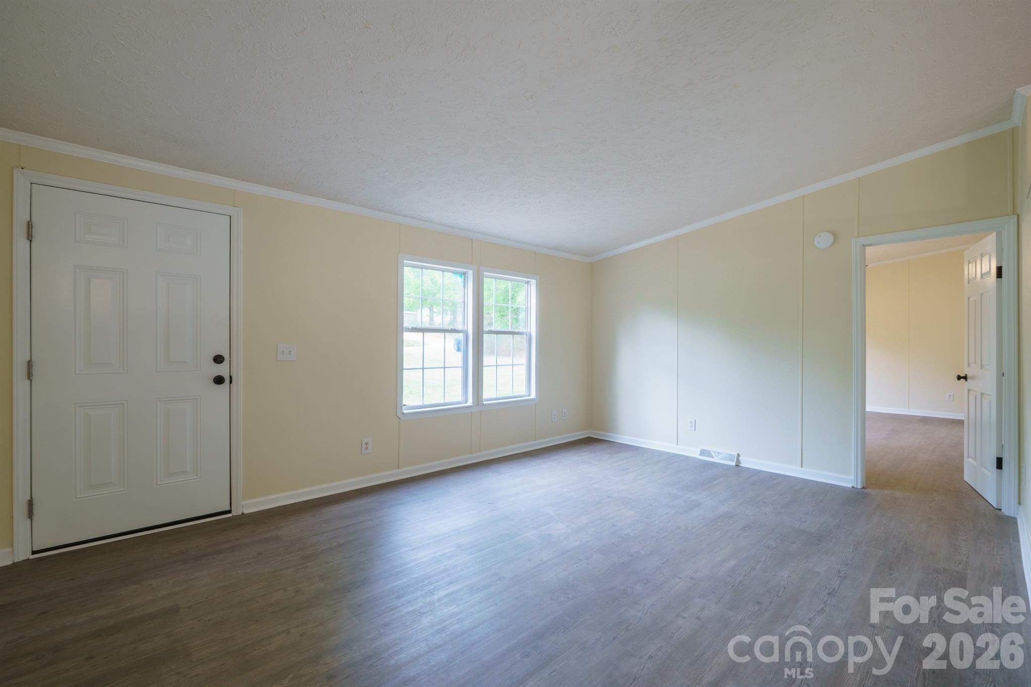 2780 Orangewood Lane — Newton