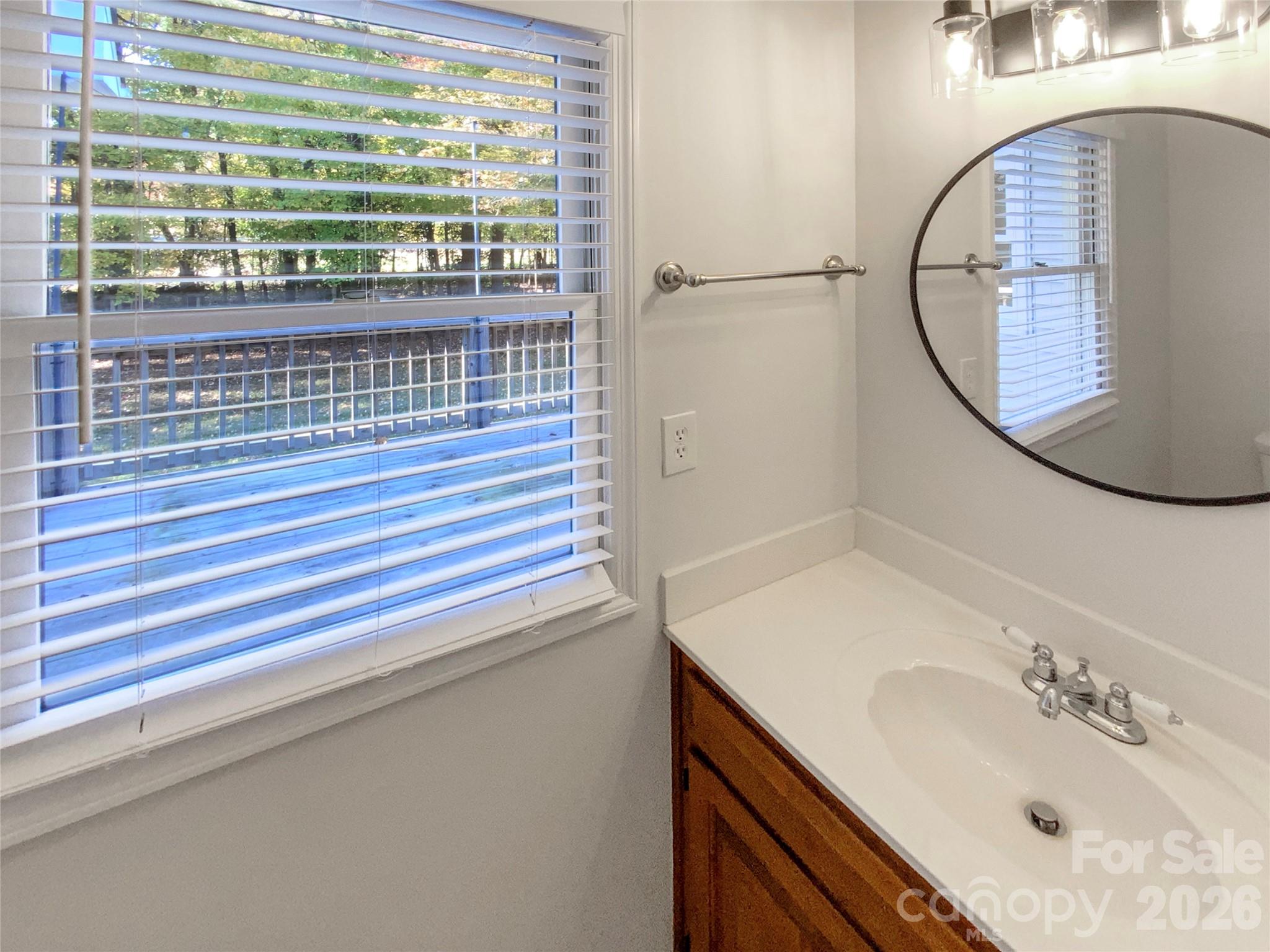 561 Briarwood Lane — Lancaster