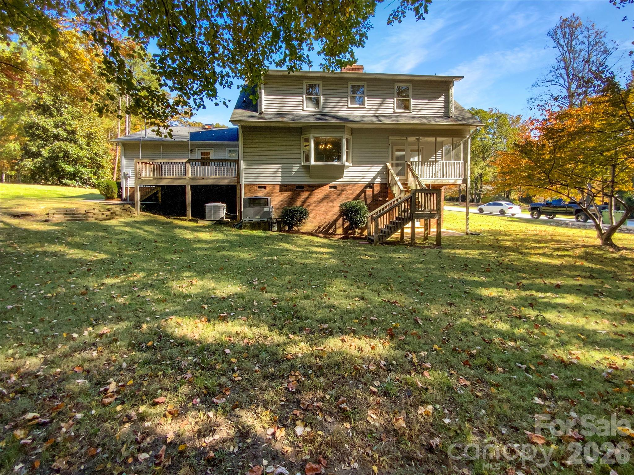 561 Briarwood Lane — Lancaster