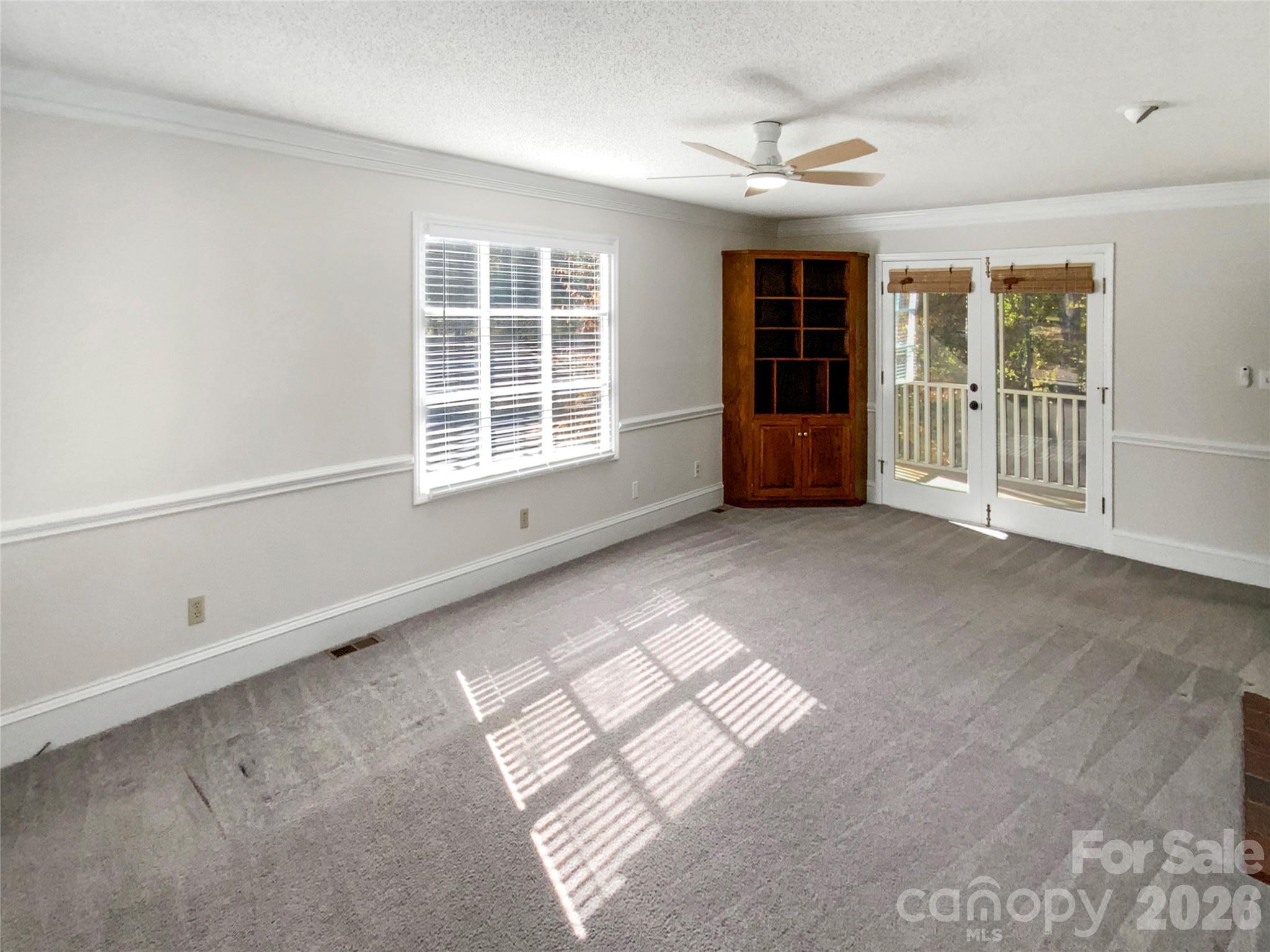 561 Briarwood Lane — Lancaster