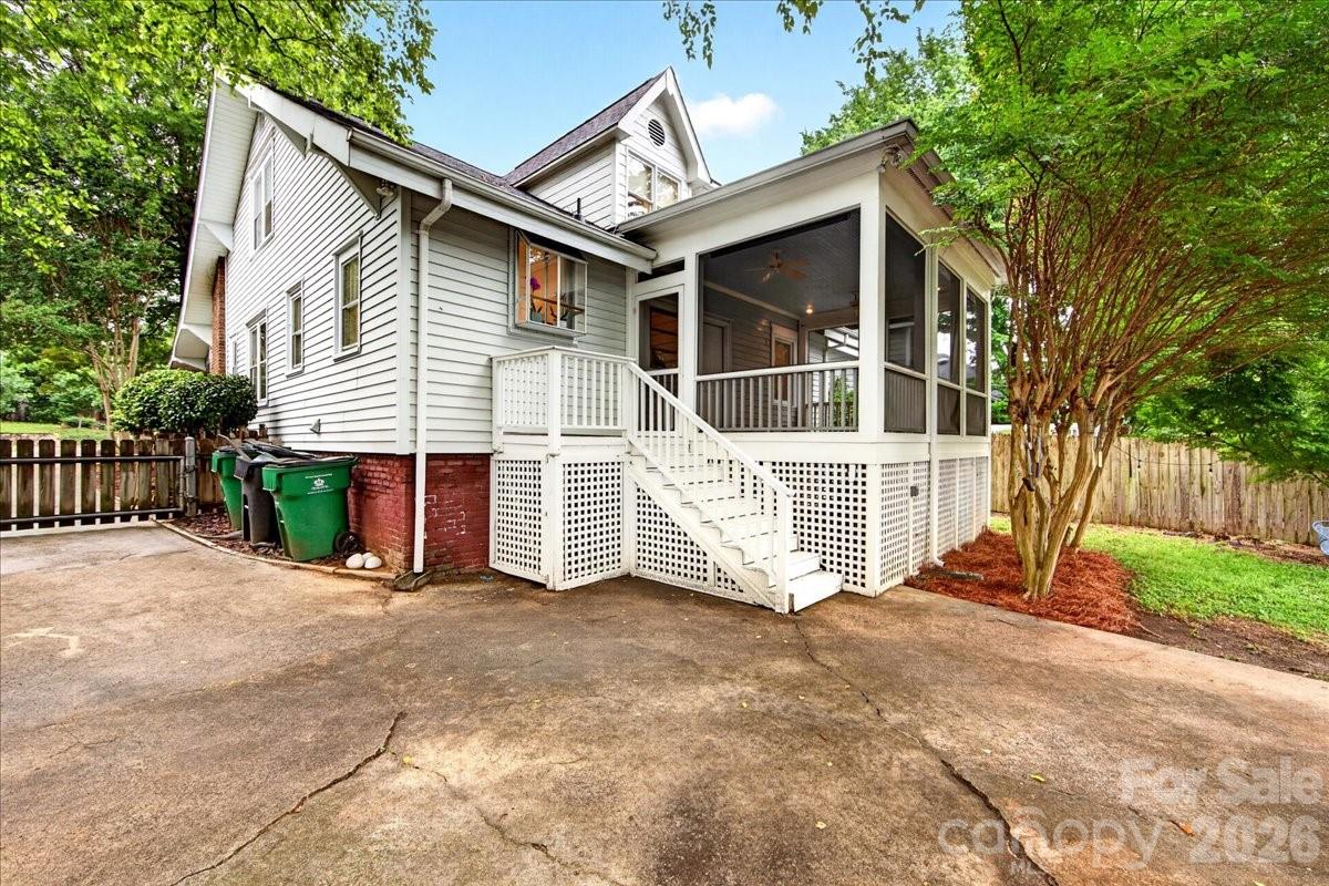 2208 E Fifth Street — Charlotte