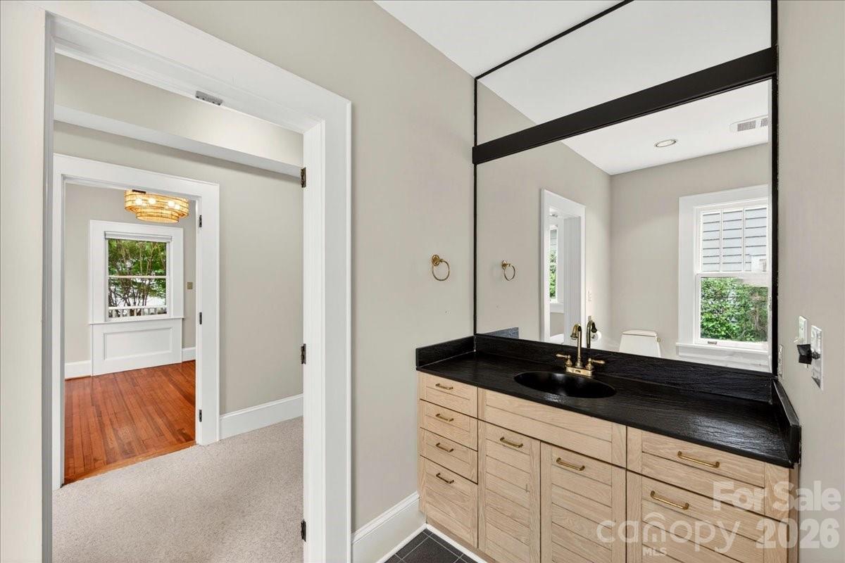 2208 E Fifth Street — Charlotte