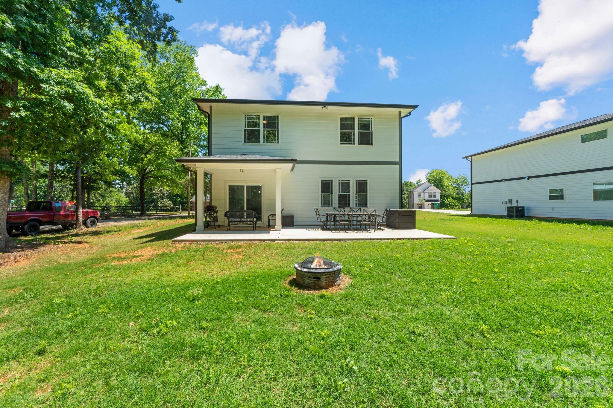8925 Harrisburg Road — Charlotte