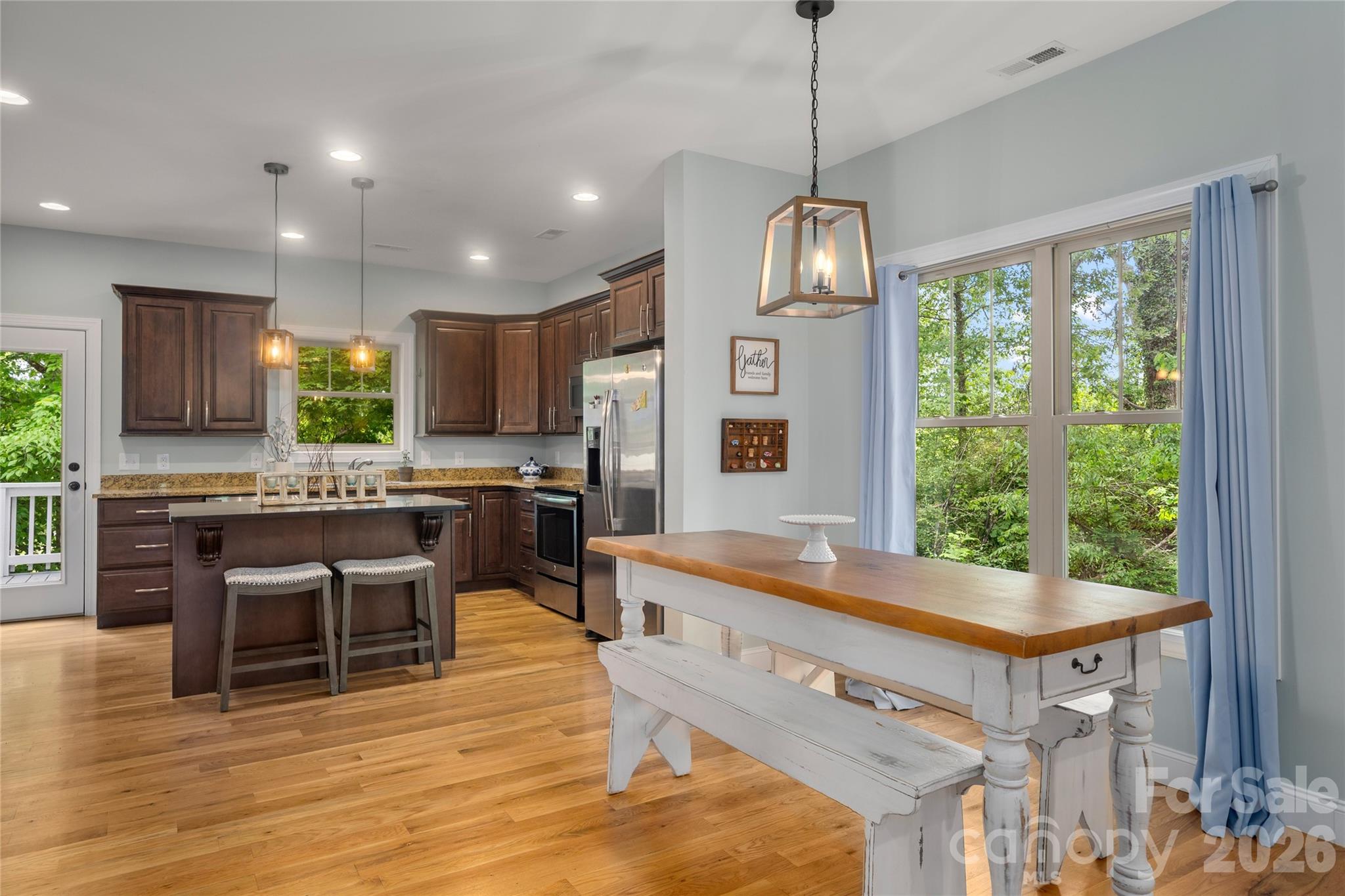 221 Courtland Place — Asheville