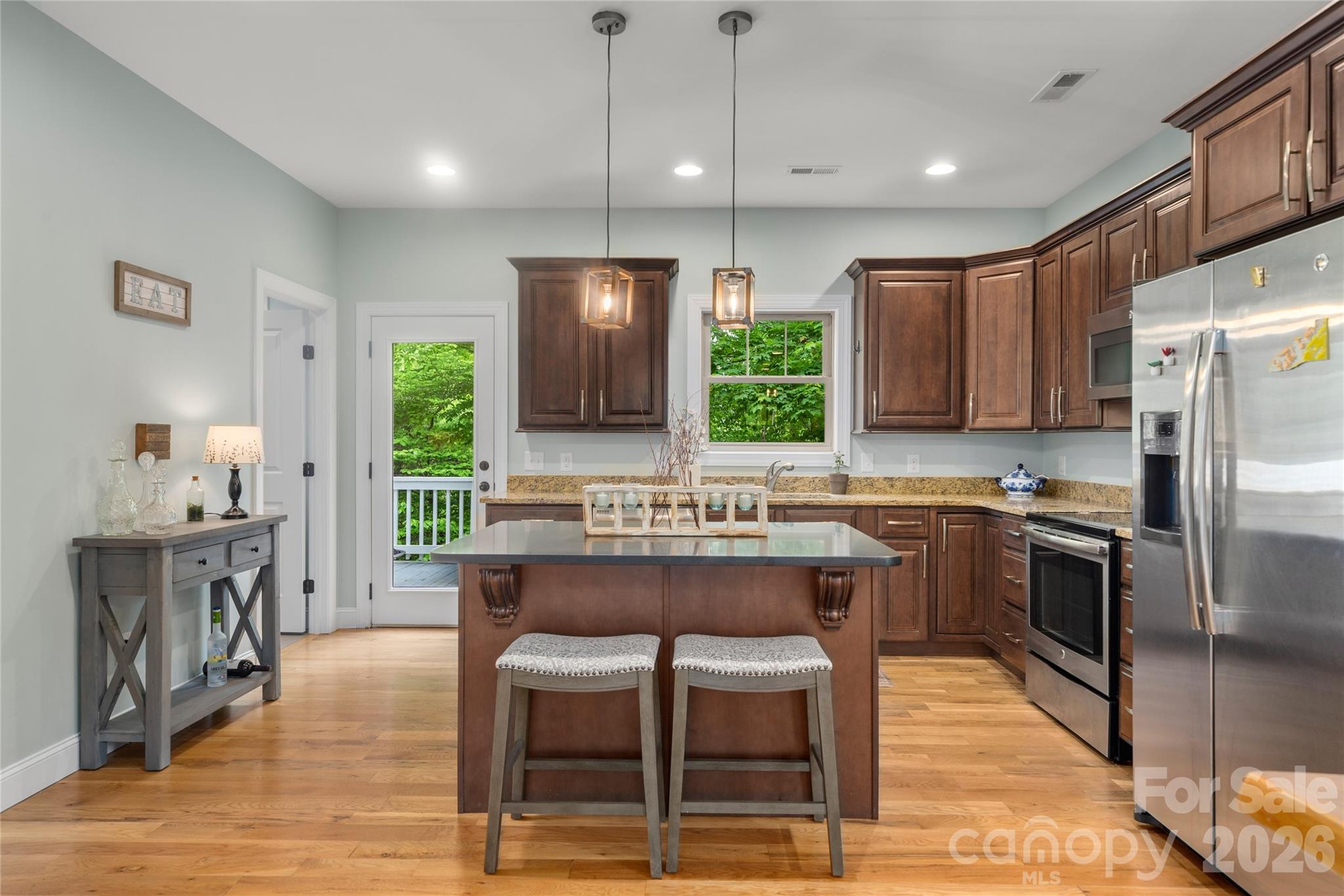 221 Courtland Place — Asheville