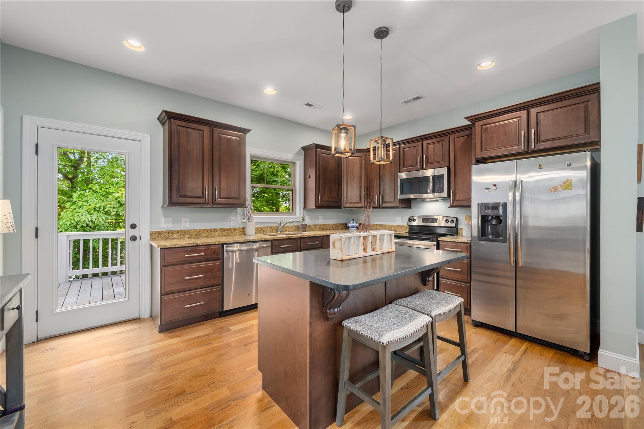 221 Courtland Place — Asheville